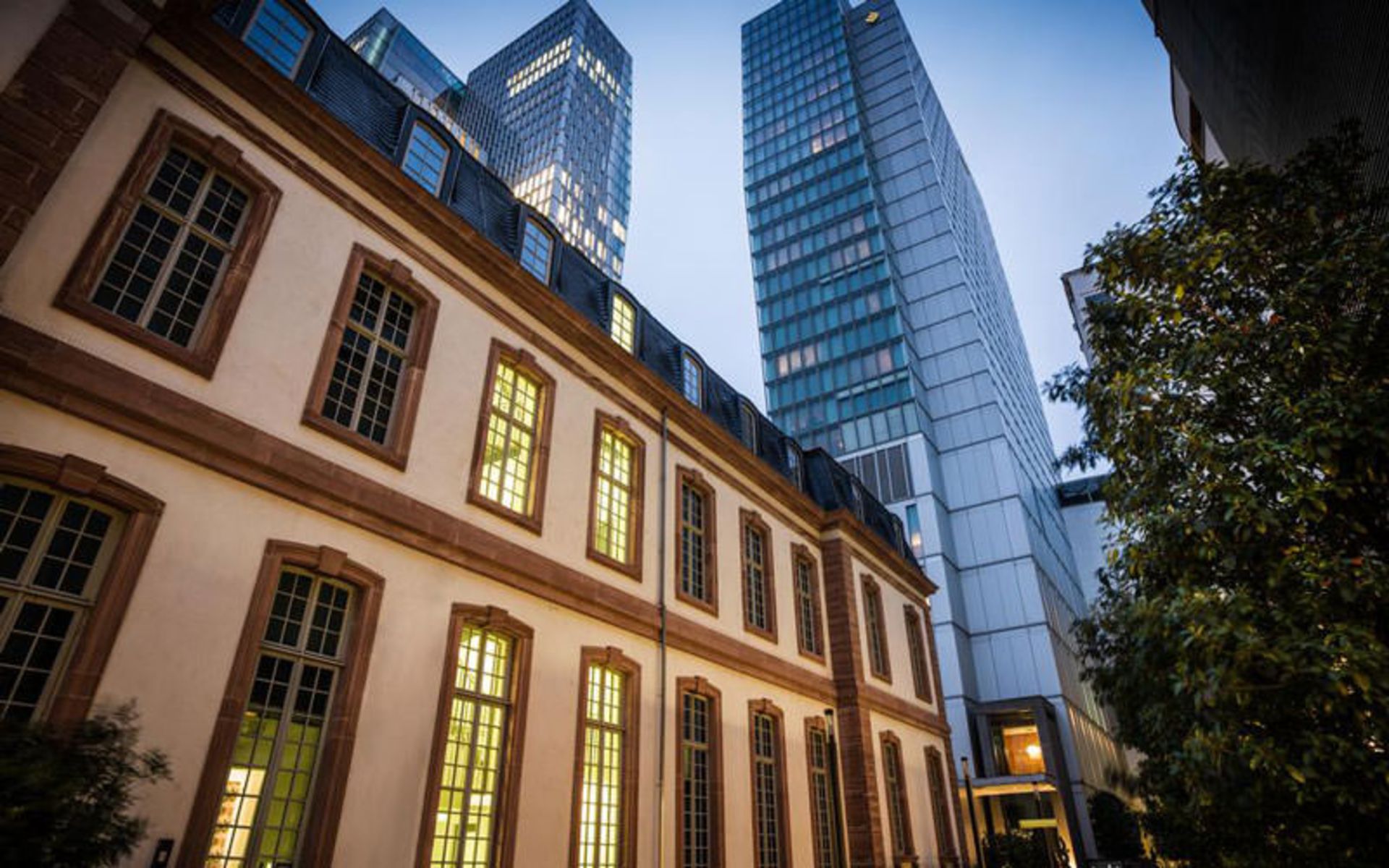 هتل جومیراه فرانکفورت (Jumeirah Frankfurt)
