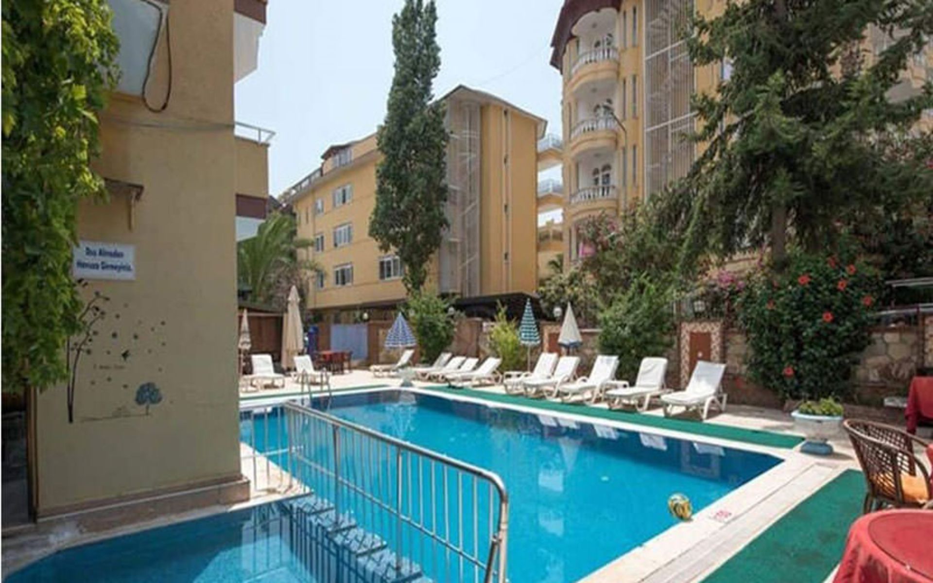 هتل مون لایت (Moonlight Hotel)