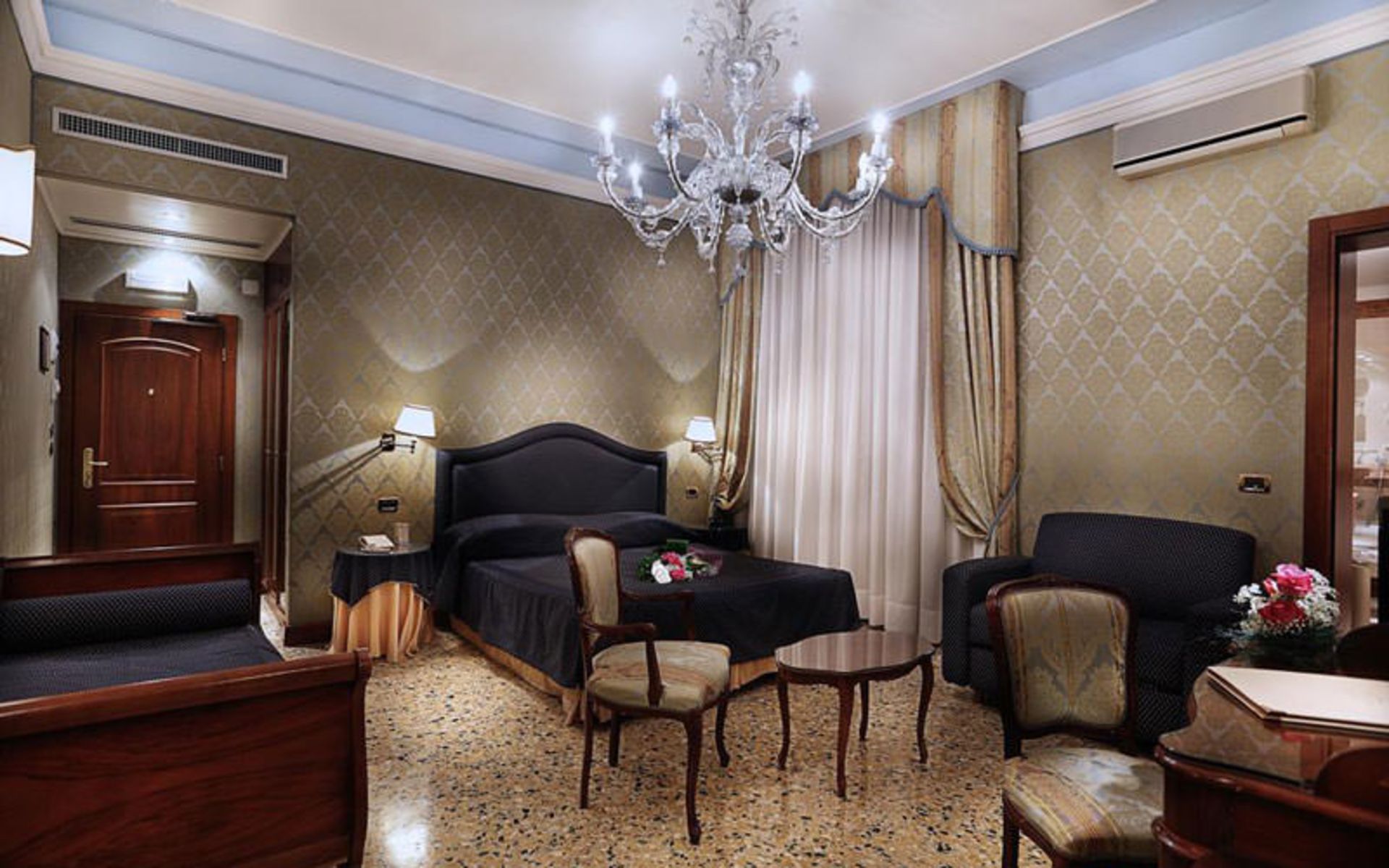 هتل کلمبینا (Hotel Colombina)