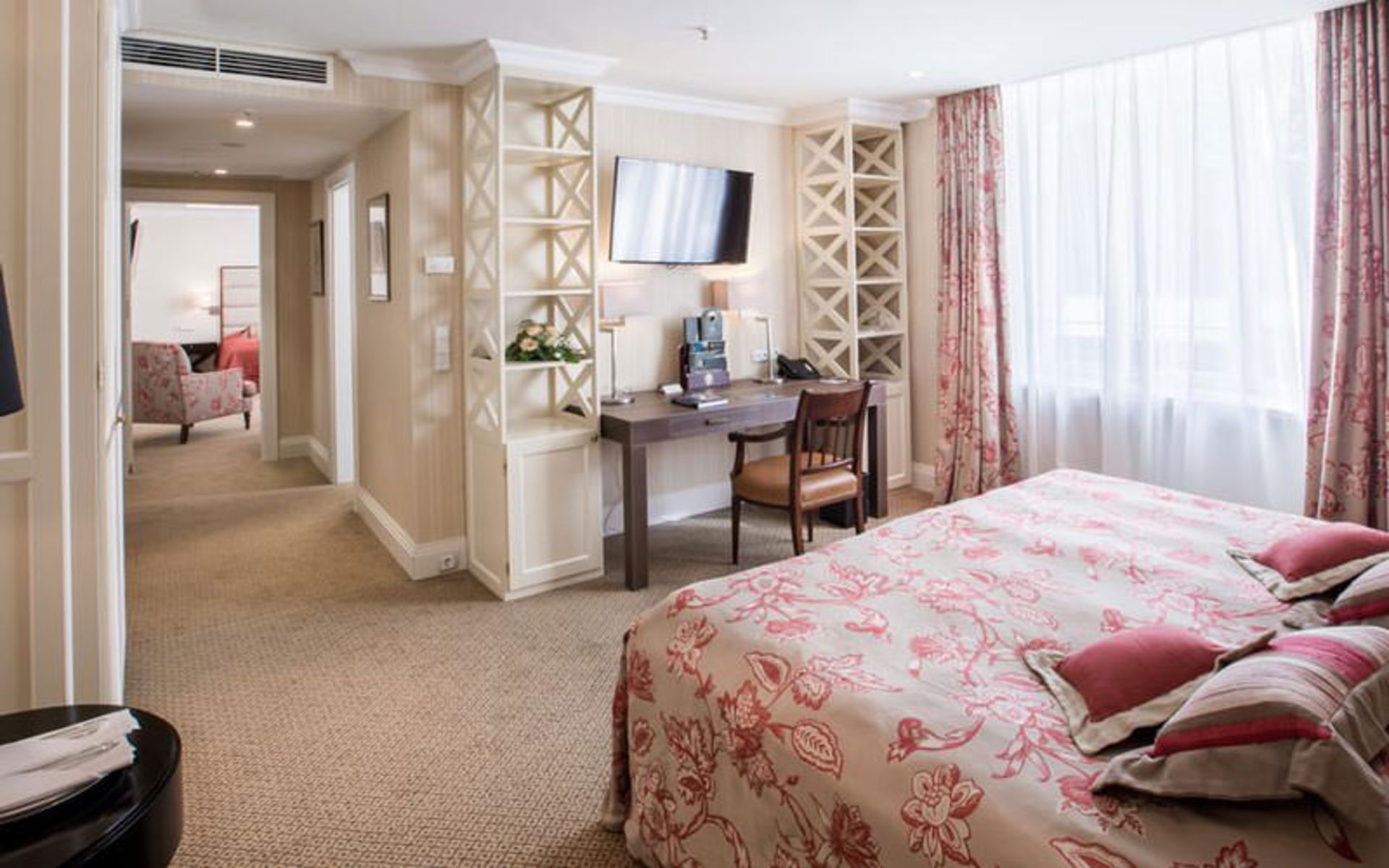هتل گرند هسیسچر هوف (Grandhotel Hessischer Hof - Hotel Frankfurt)
