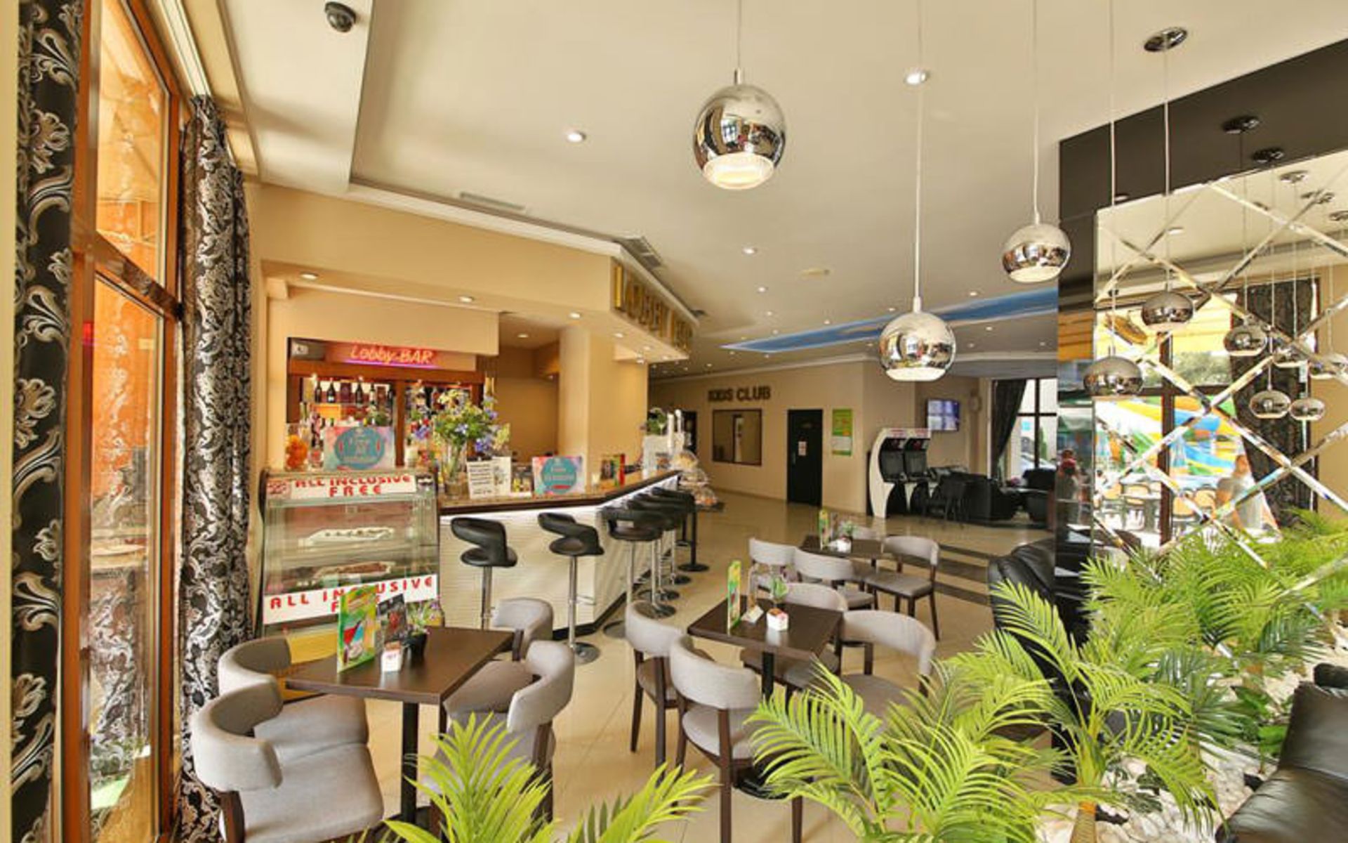 هتل پرستیژ هتل اند آکوا پارک (Prestige Hotel and Aquapark)
