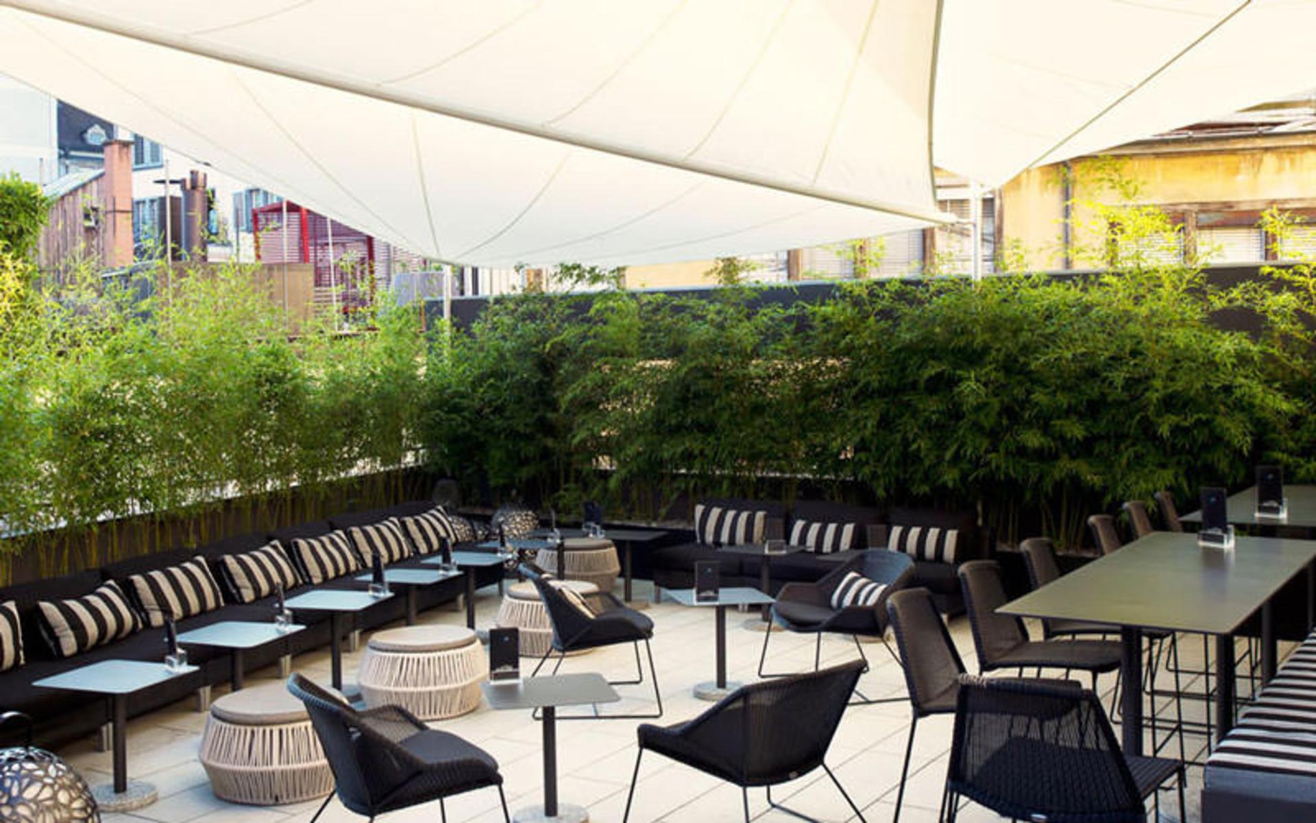 رستوران Al Fresco Garden