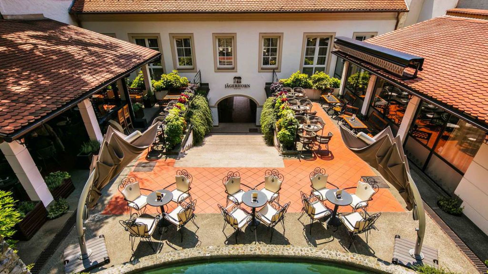 هتل جاگرهورن (Hotel Jagerhorn)