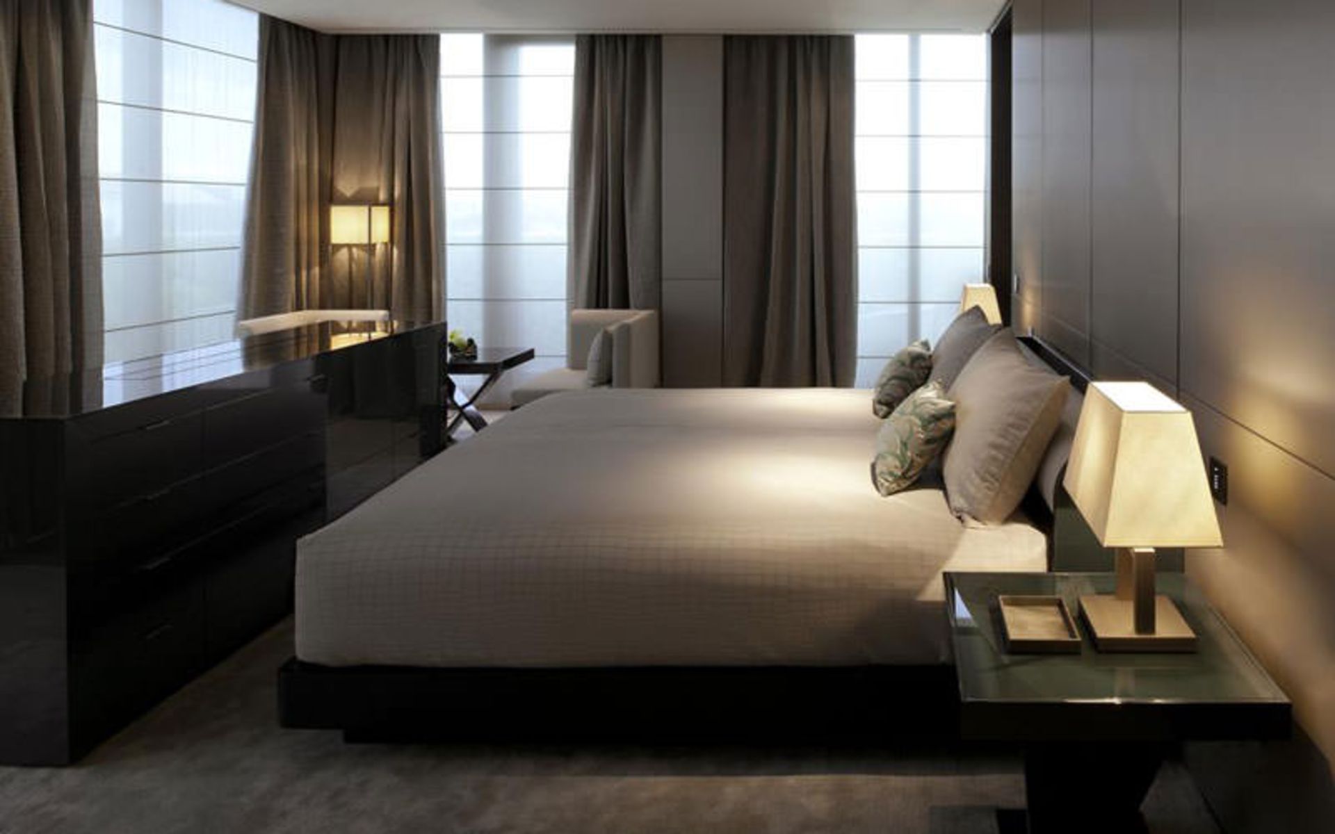 هتل آرمانی میلانو (Armani Hotel Milano)