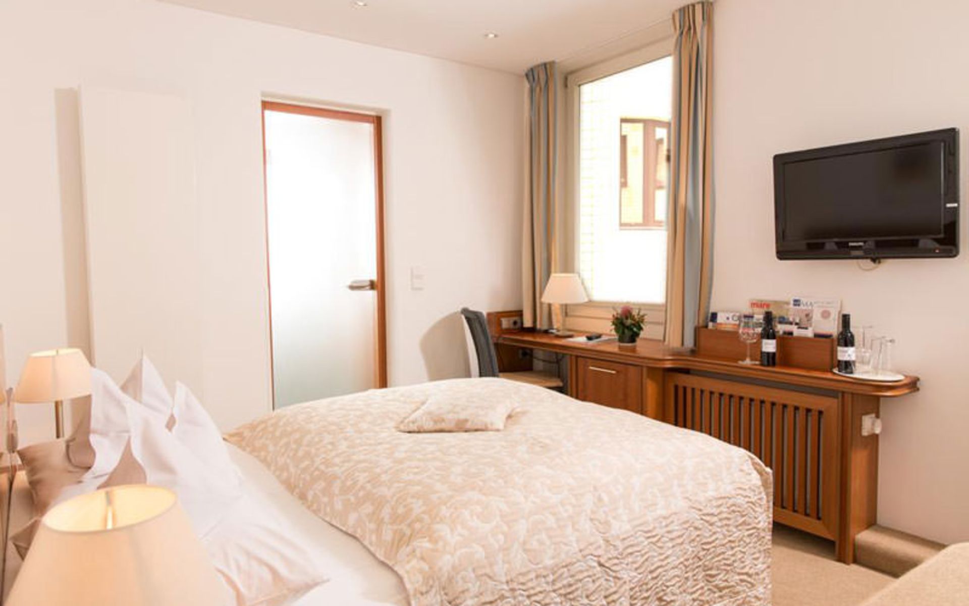 هتل باسلر هاف (Hotel Baseler Hof)