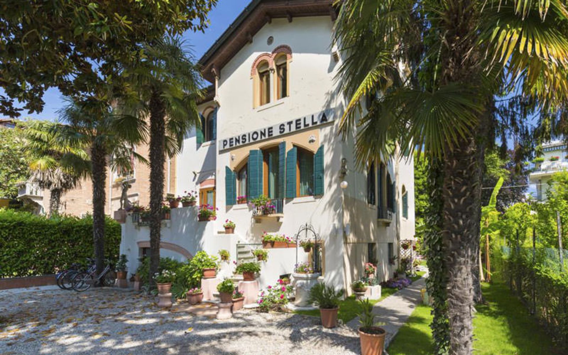 هتل ویلا استلا (Hotel Villa Stella)