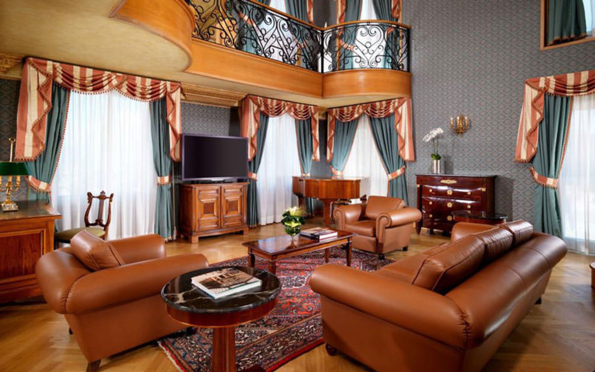 هتل د وستین پالاس (The Westin Palace)