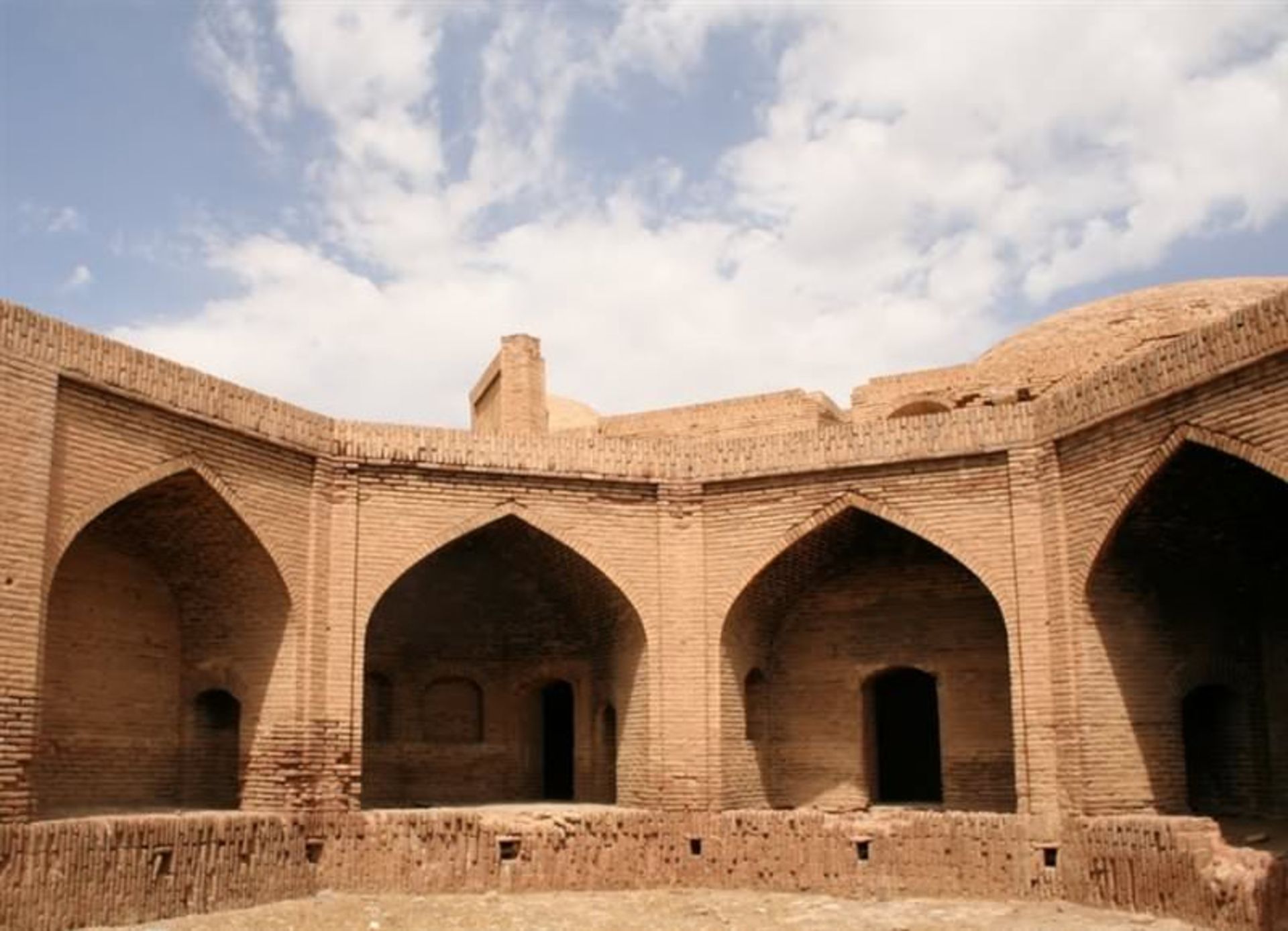 کاروانسرای شیخ علیخان