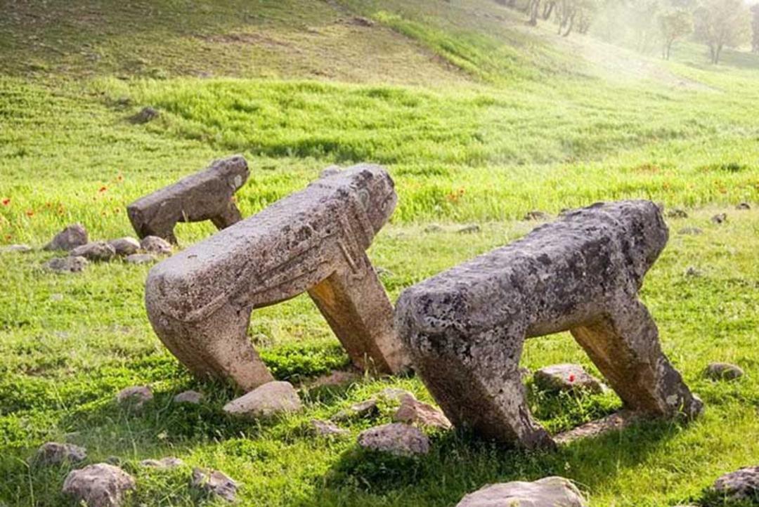 شیر سنگی (بردشیر) در استان چهارمحال و بختیاری