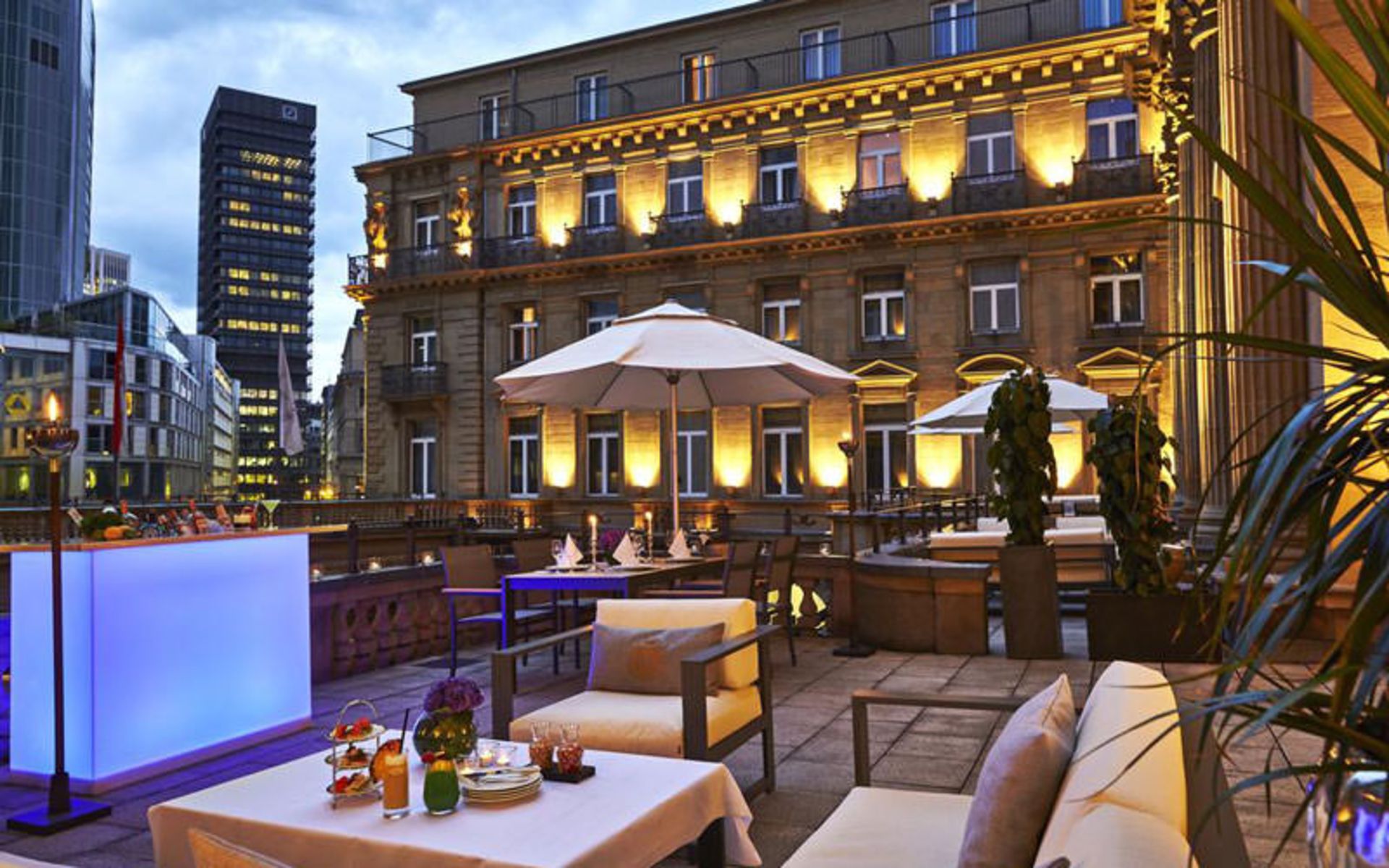 هتل استیگنبرگ فرانکفورت هوف (Steigenberger Frankfurter Hof)