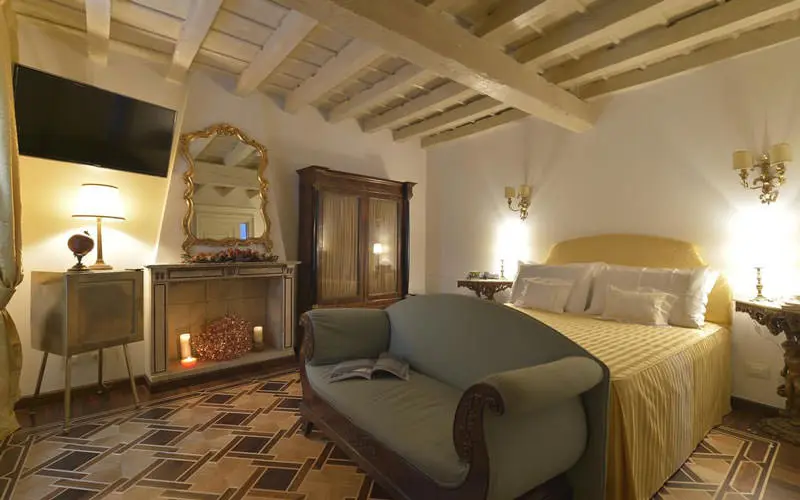هتل سانتا مارتا سوییتز (Hotel Santa Marta Suites)