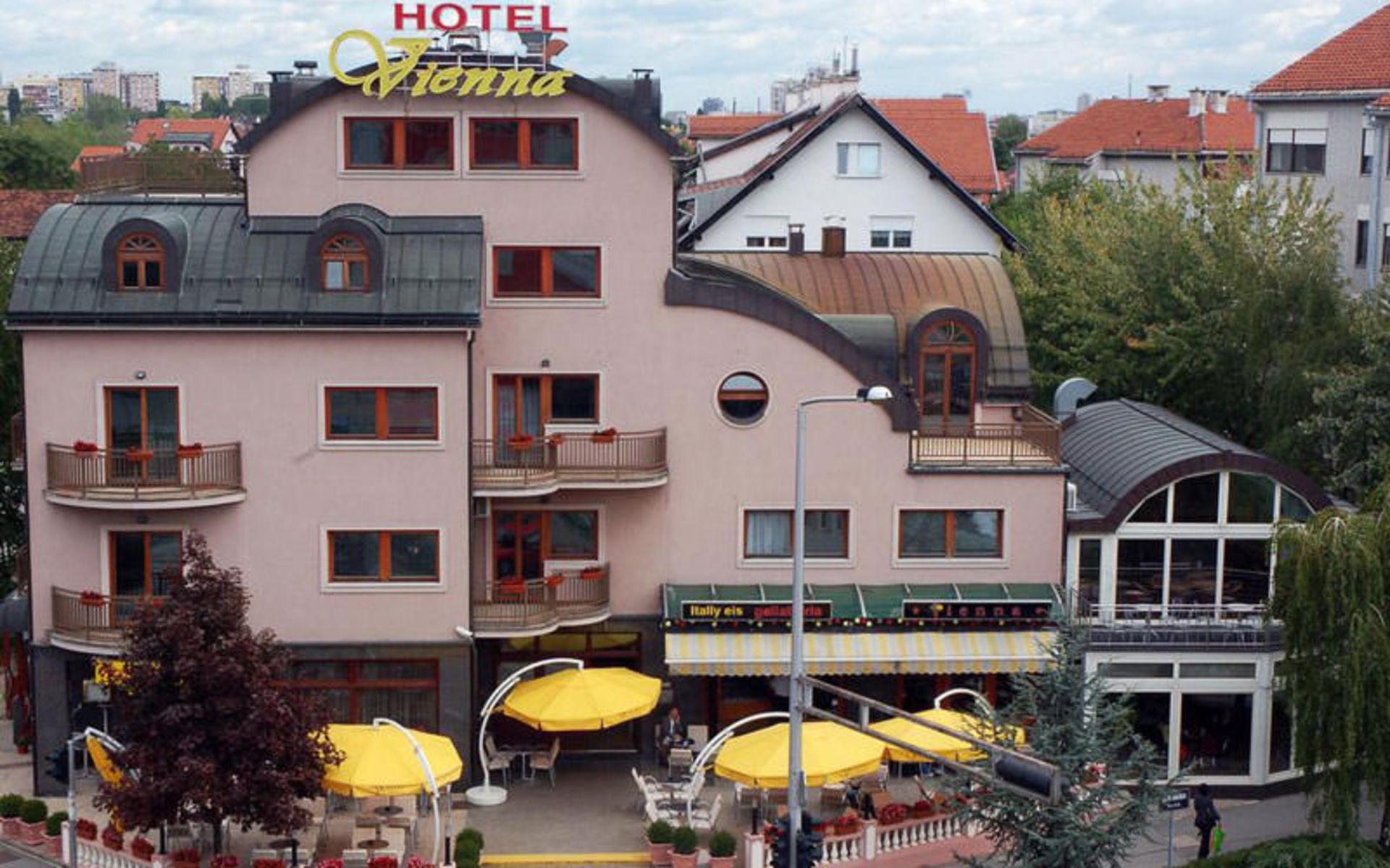 هتل وینا (Hotel Vienna)