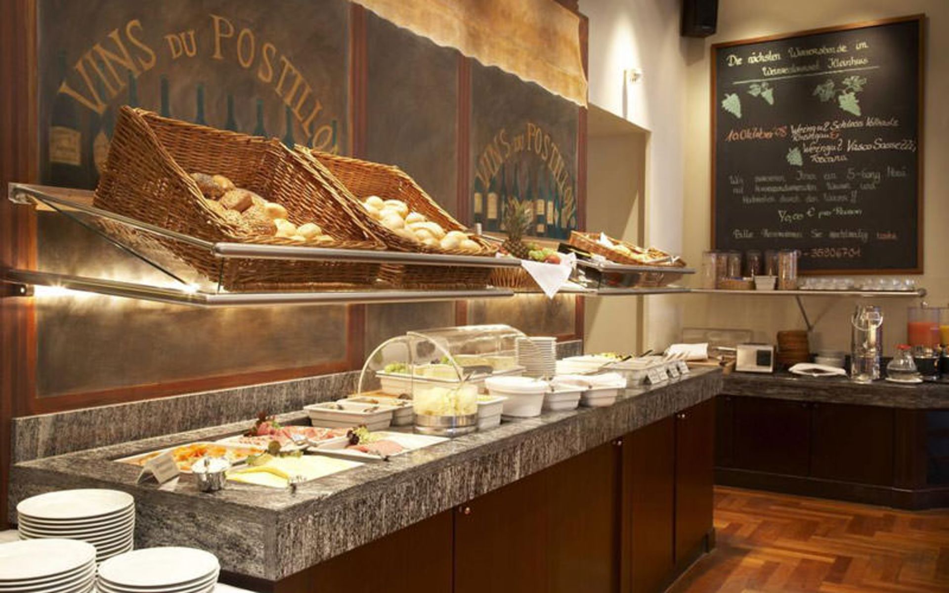 هتل باسلر هاف (Hotel Baseler Hof)