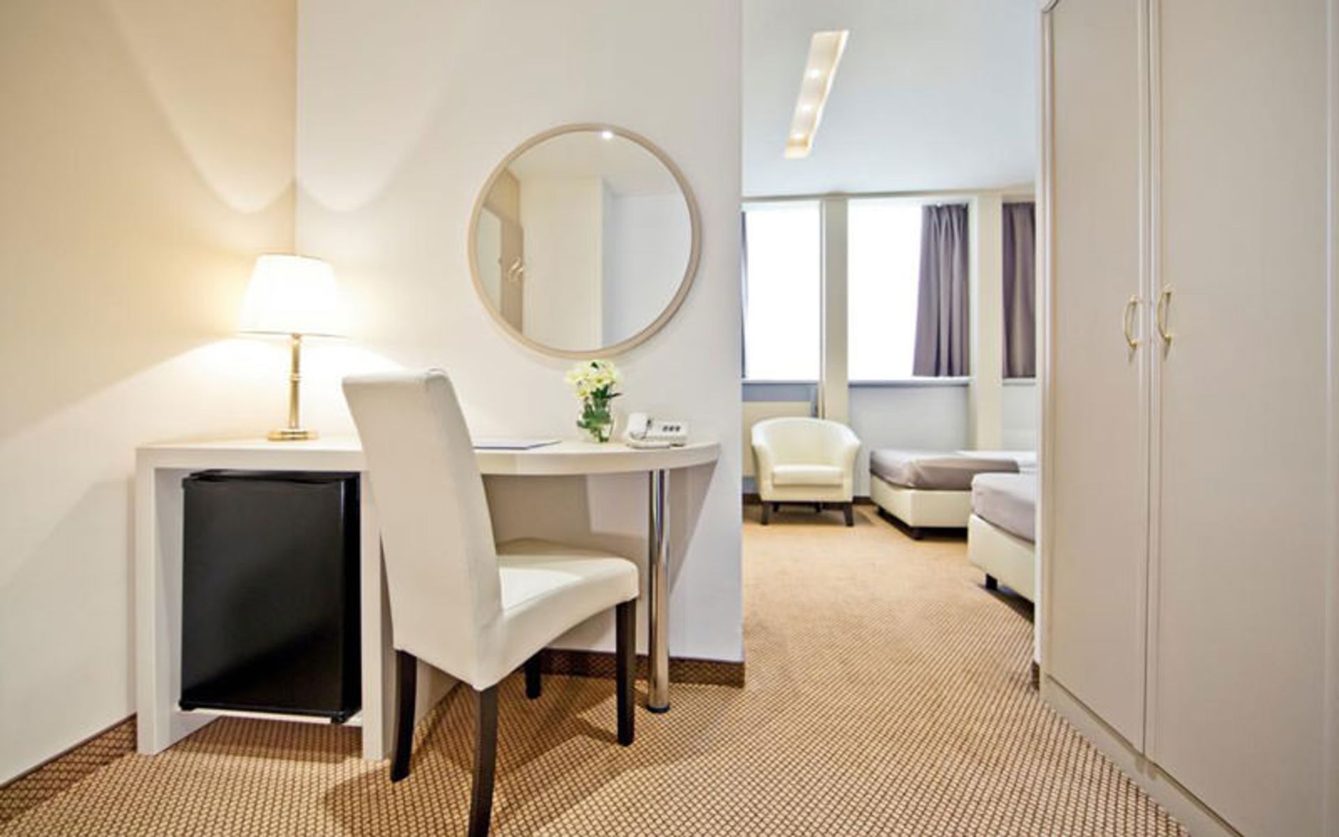 هتل سنترال (Hotel Central)