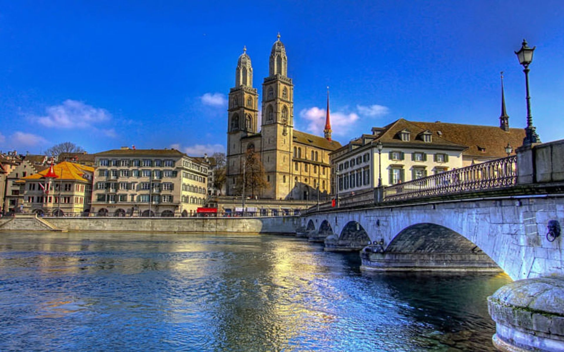 گروس مونستر (Grossmünster)