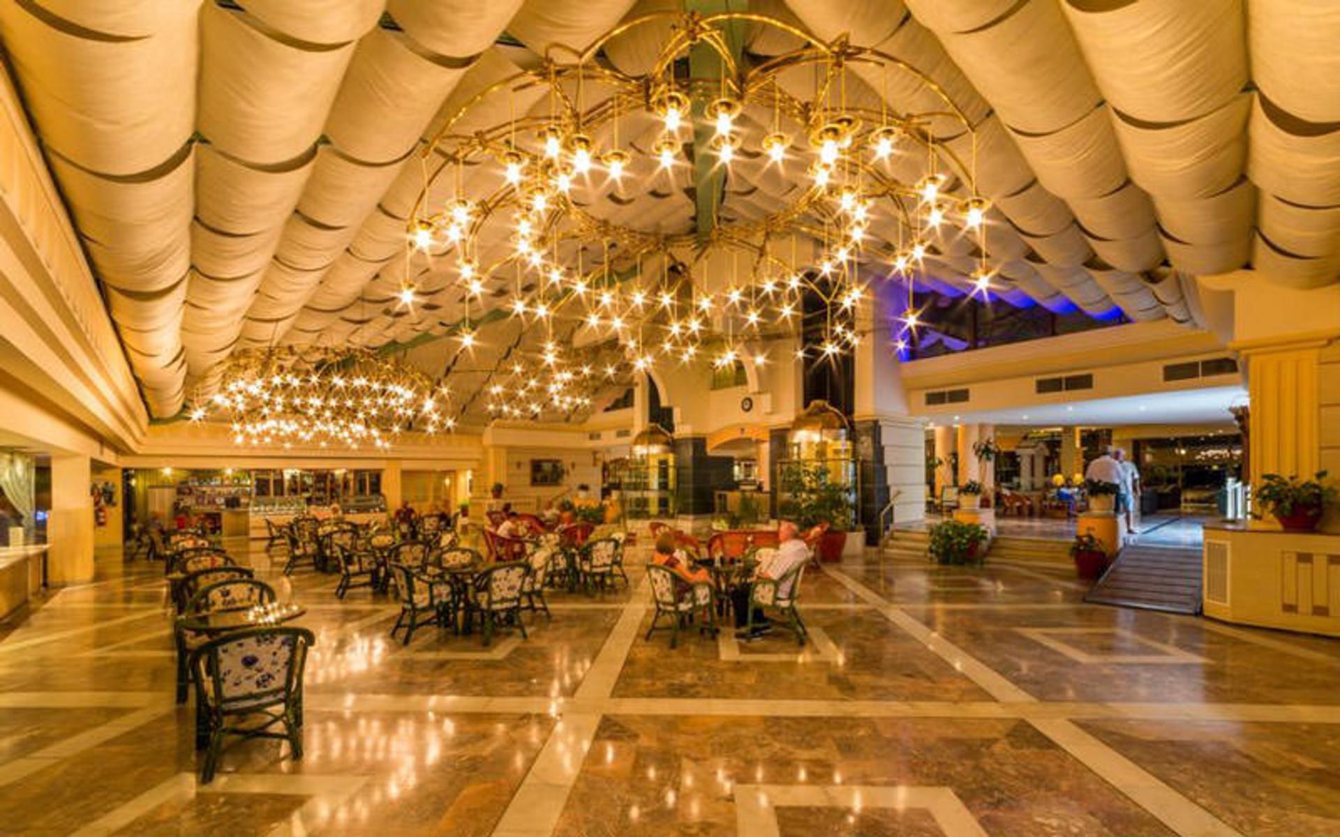 هتل آکوا (Hotel Aqua)