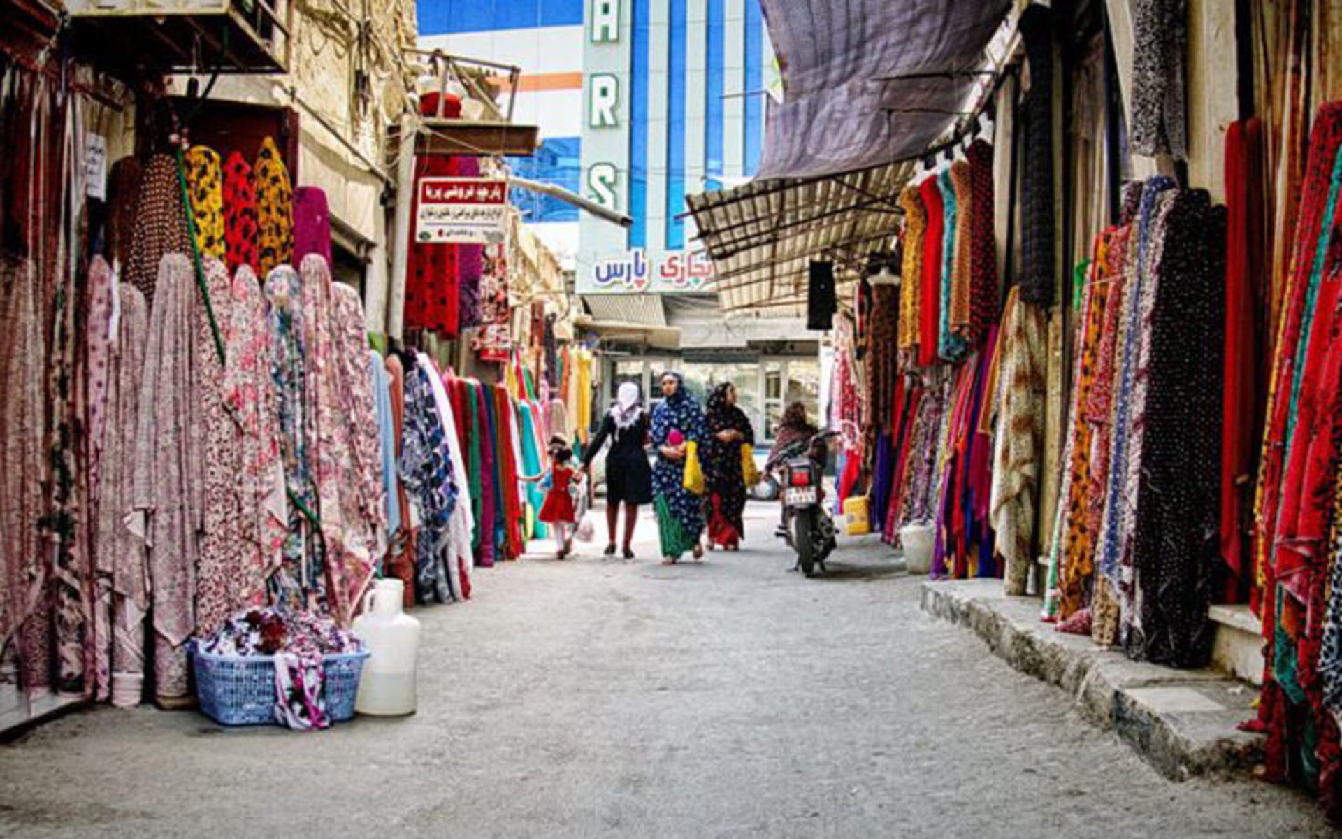 بازار لاری ها