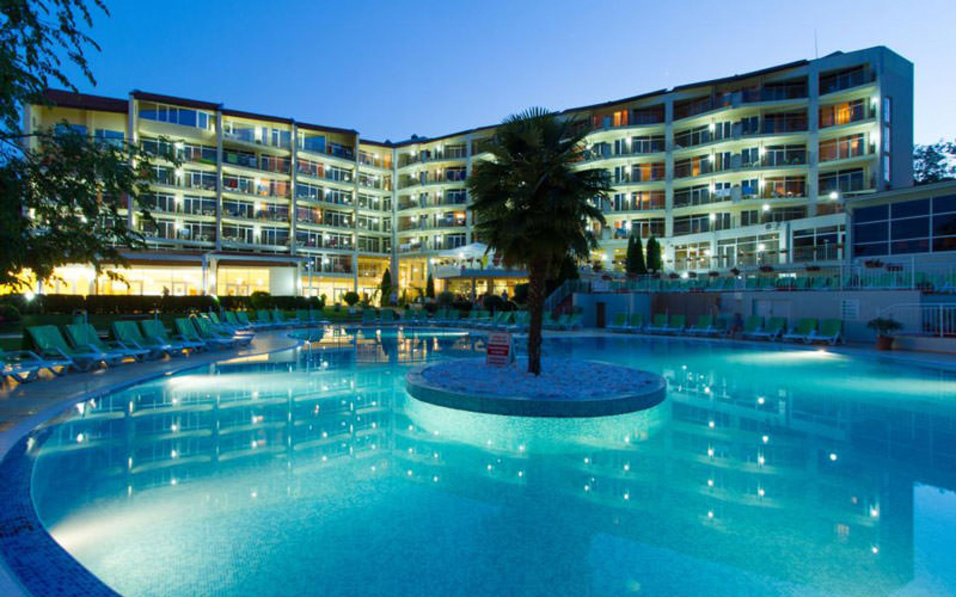 هتل اسمارتلاین مادارا (Smartline Madara Hotel)
