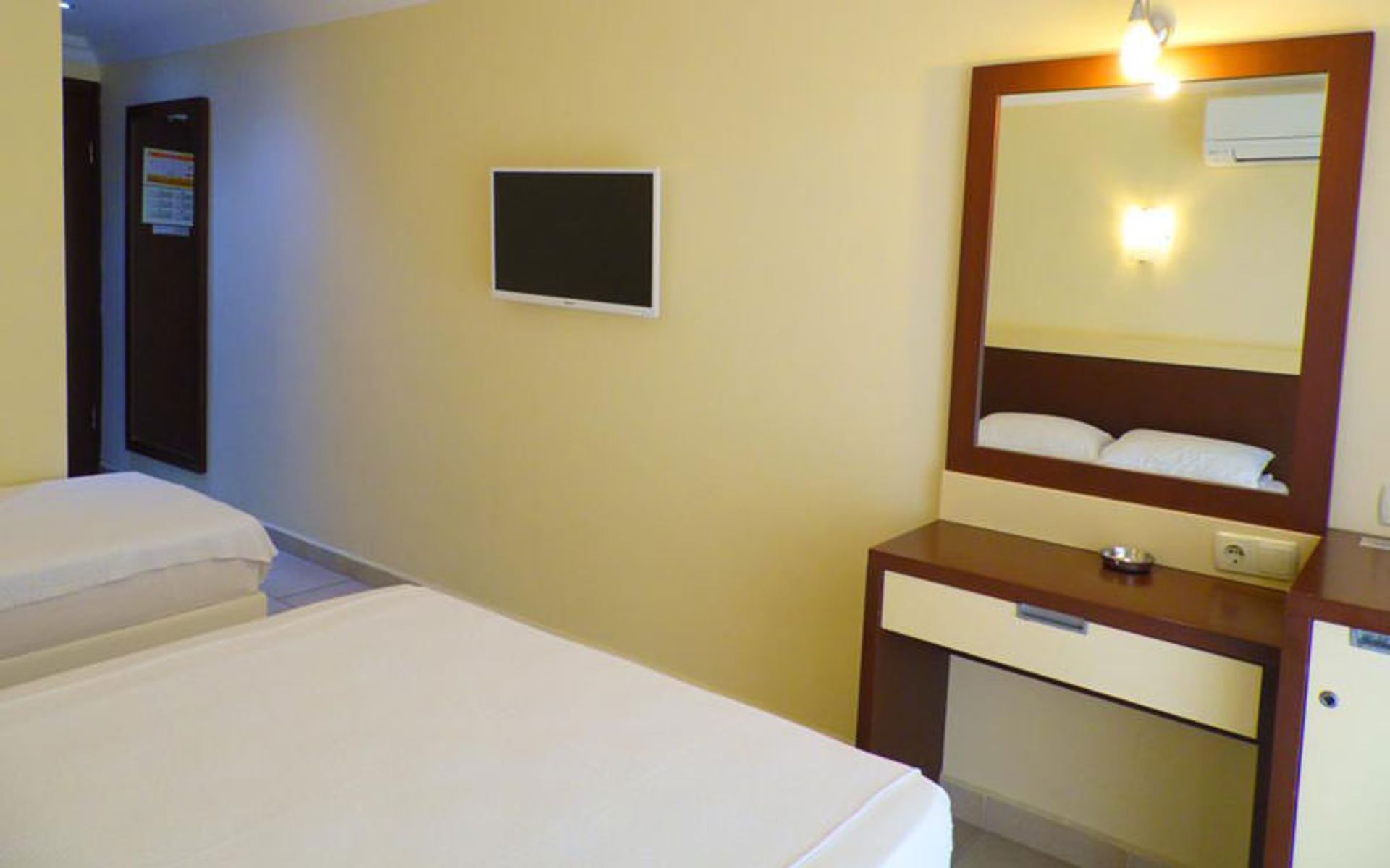 هتل کلئوپاترا (Hotel Kleopatra)