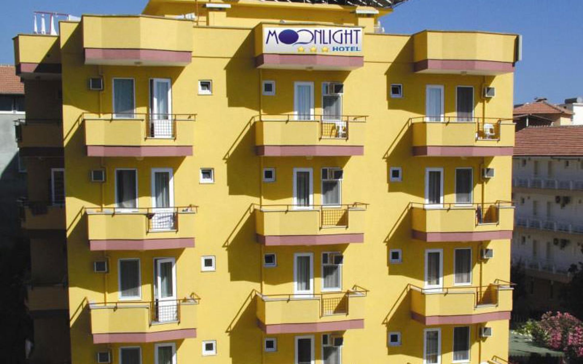 هتل مون لایت (Moonlight Hotel)