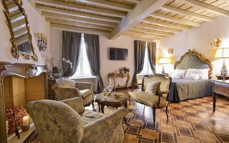 هتل سانتا مارتا سوییتز (Hotel Santa Marta Suites)