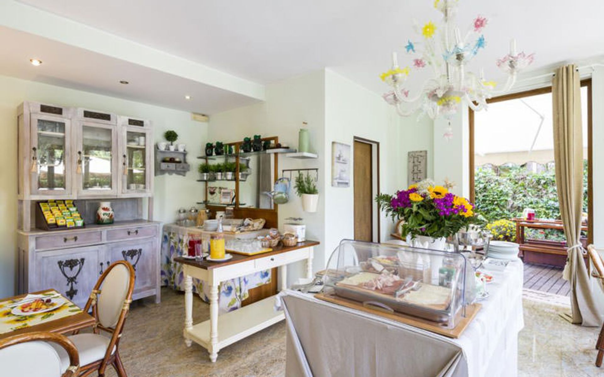 هتل ویلا استلا (Hotel Villa Stella)