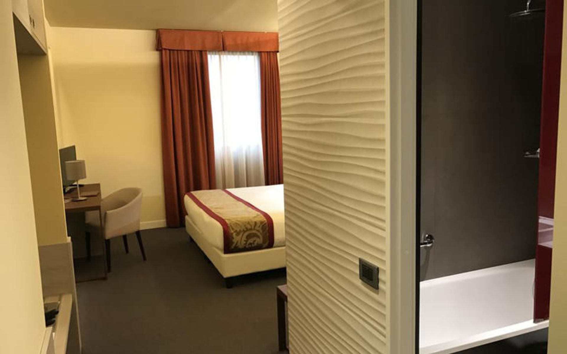 هتل آنتونی (Antony Hotel)