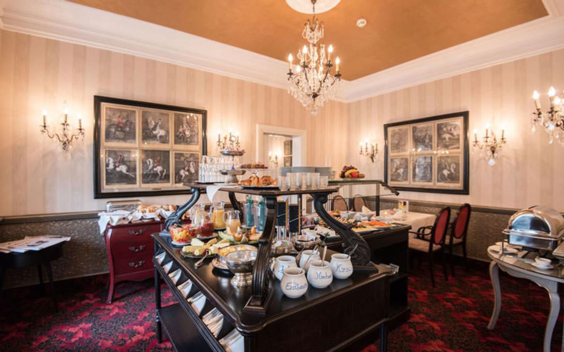 هتل رمانتیک داس اسمولکا (Romantik Hotel das Smolka)