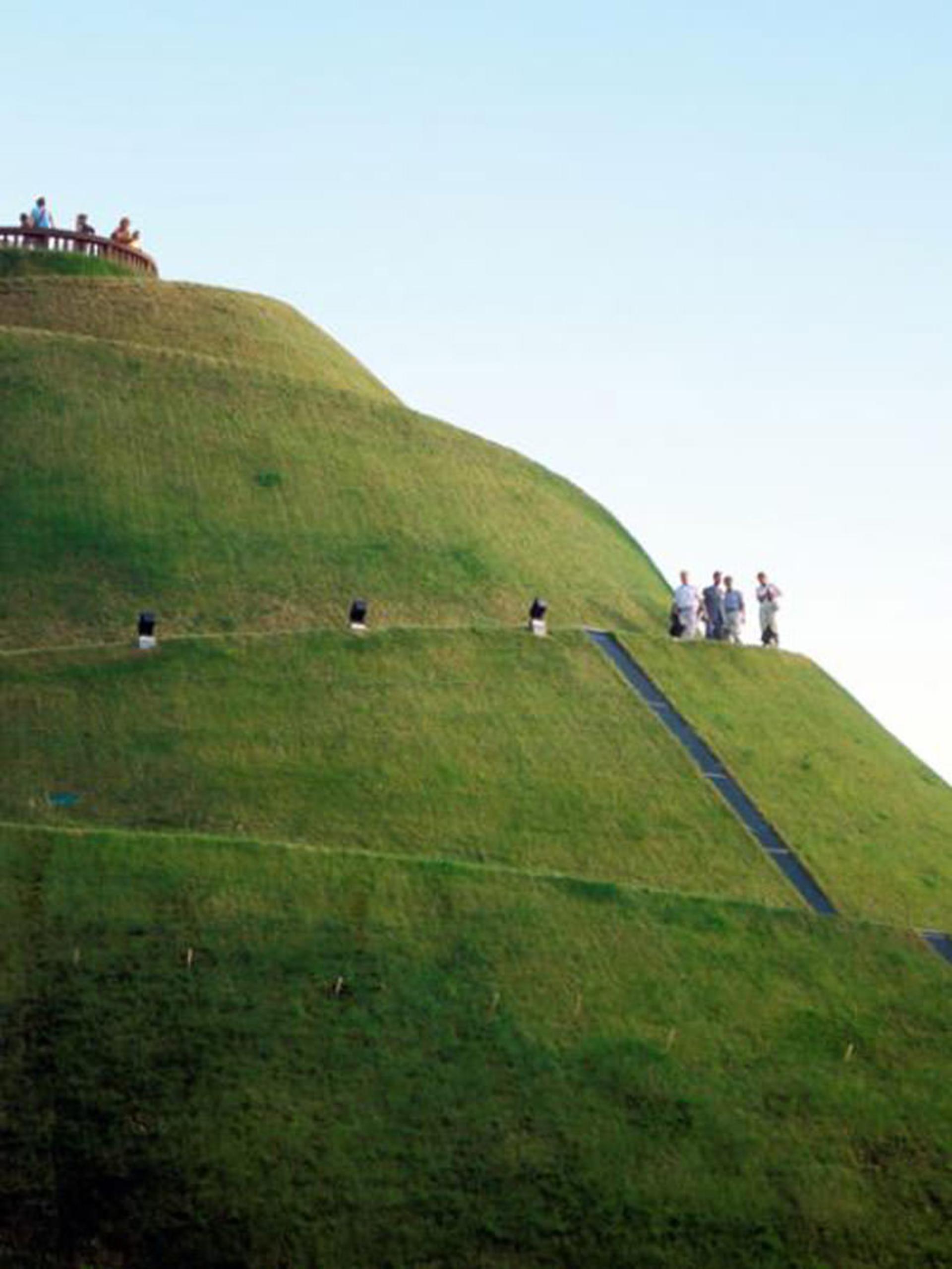 کوه کوشتوشکو (Kosciuszko Mound)