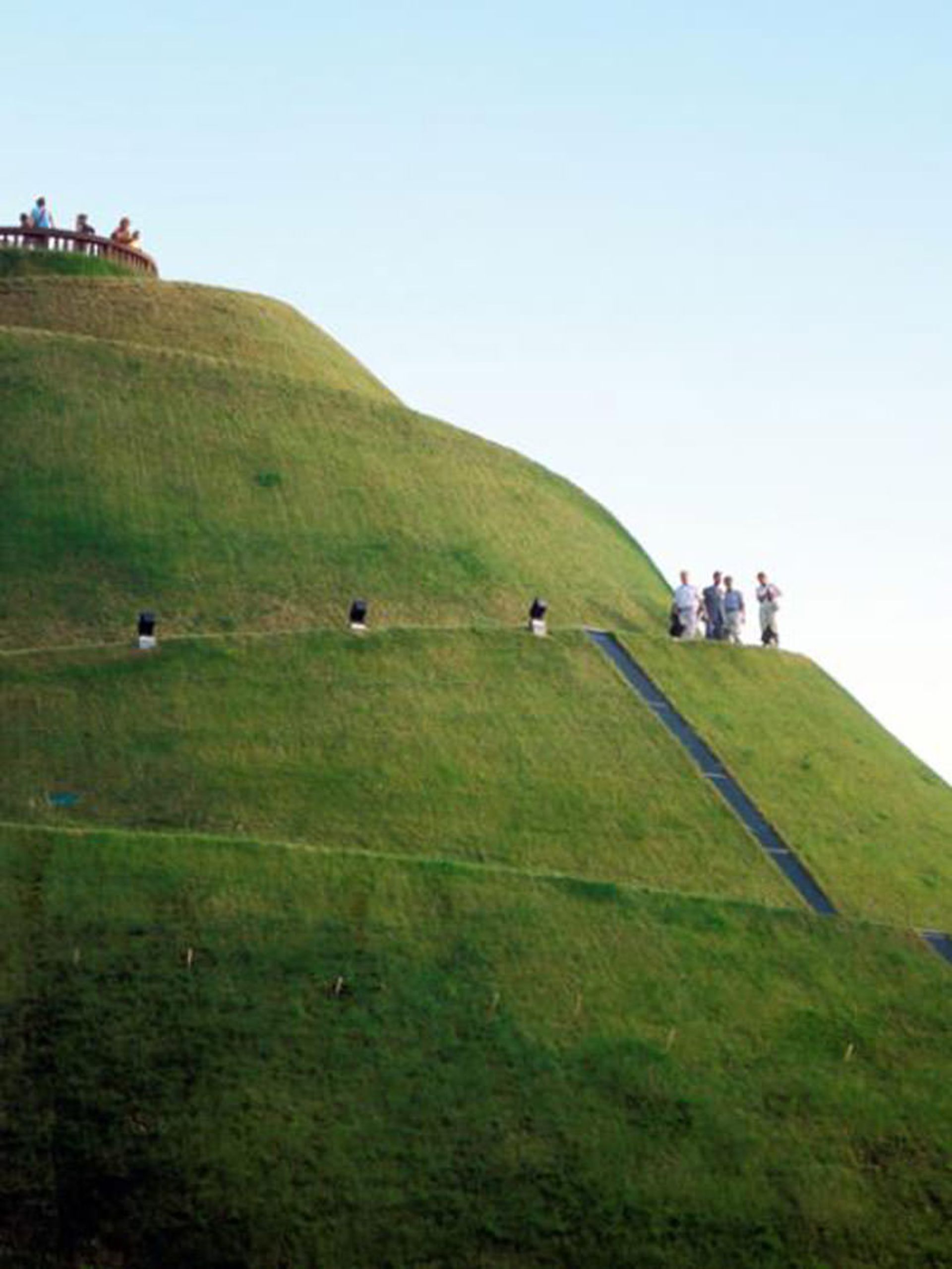 کوه کوشتوشکو (Kosciuszko Mound)