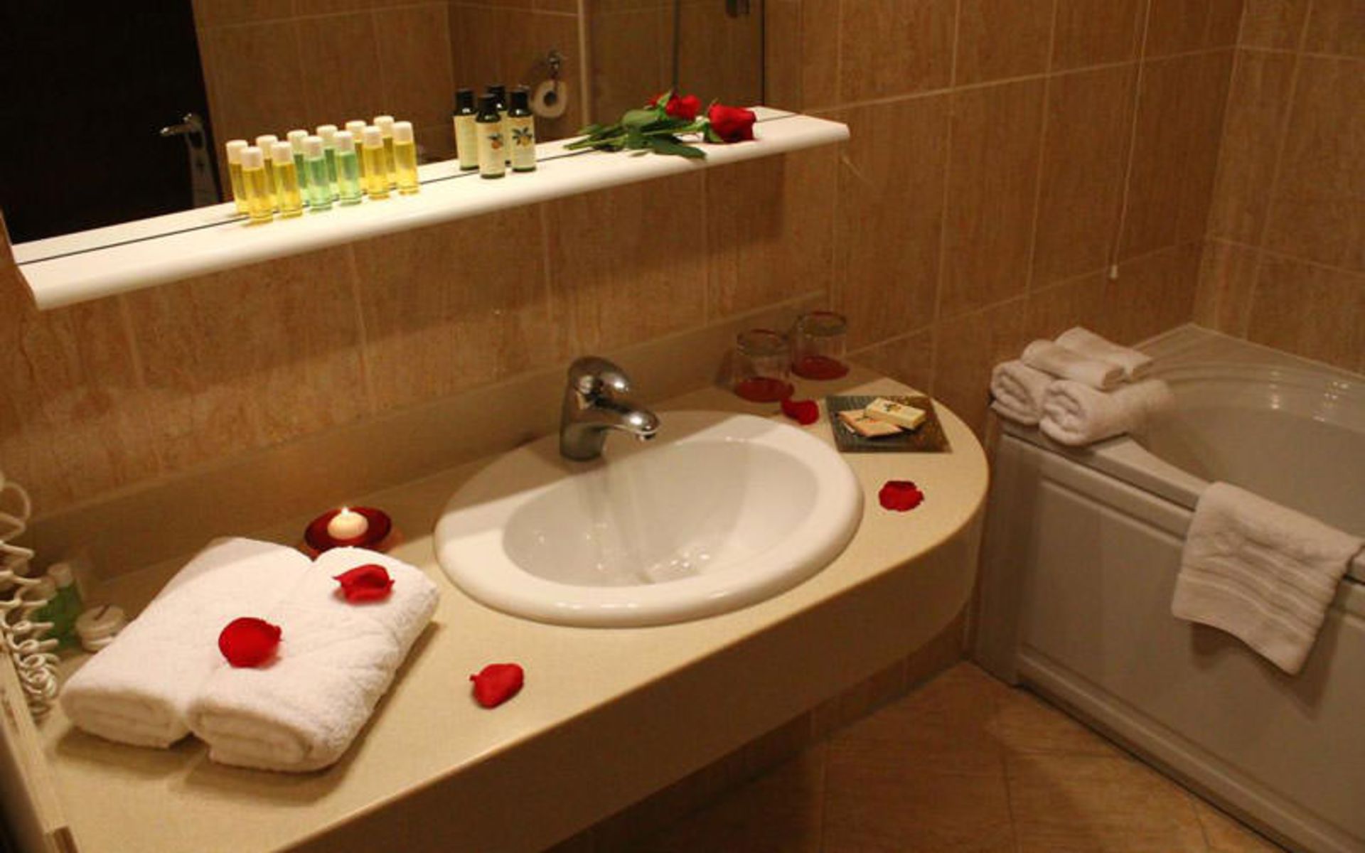 هتل هالیدی (Hotel Holiday)