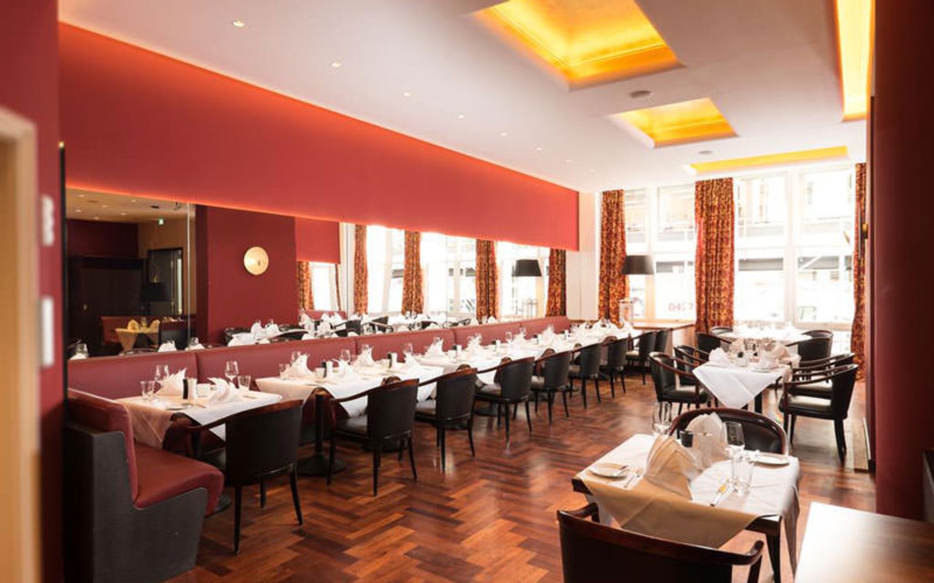 هتل باسلر هاف (Hotel Baseler Hof)