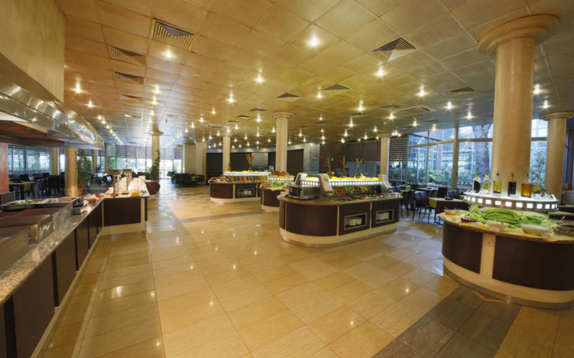 هتل کوو میموسا سان شاین (COOEE Mimosa Sunshine Hotel)