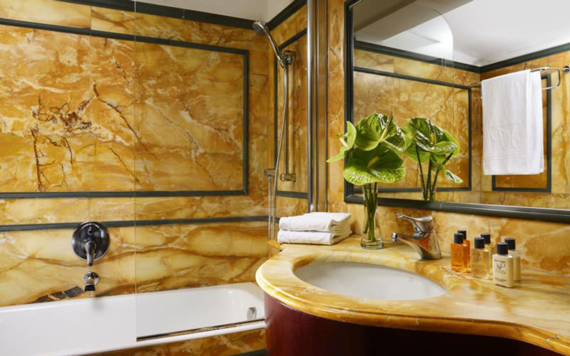 هتل پیر میلانو (Hotel Pierre Milano)