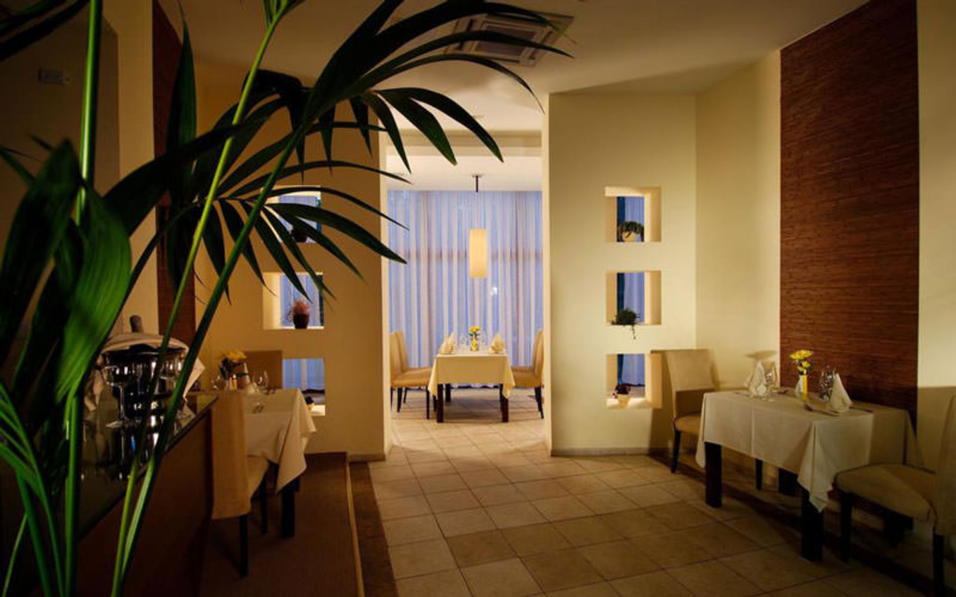 هتل هلیوس اسپا (Helios Spa Hotel)