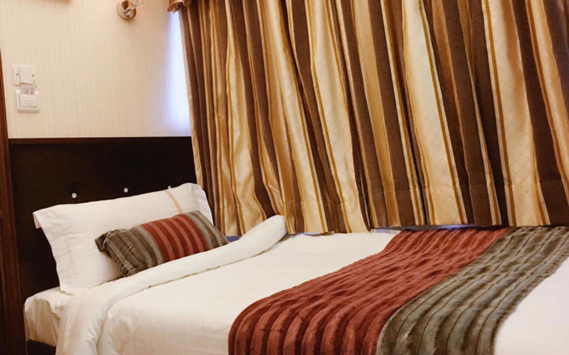 هتل گلکسی (Galaxy Hotel)