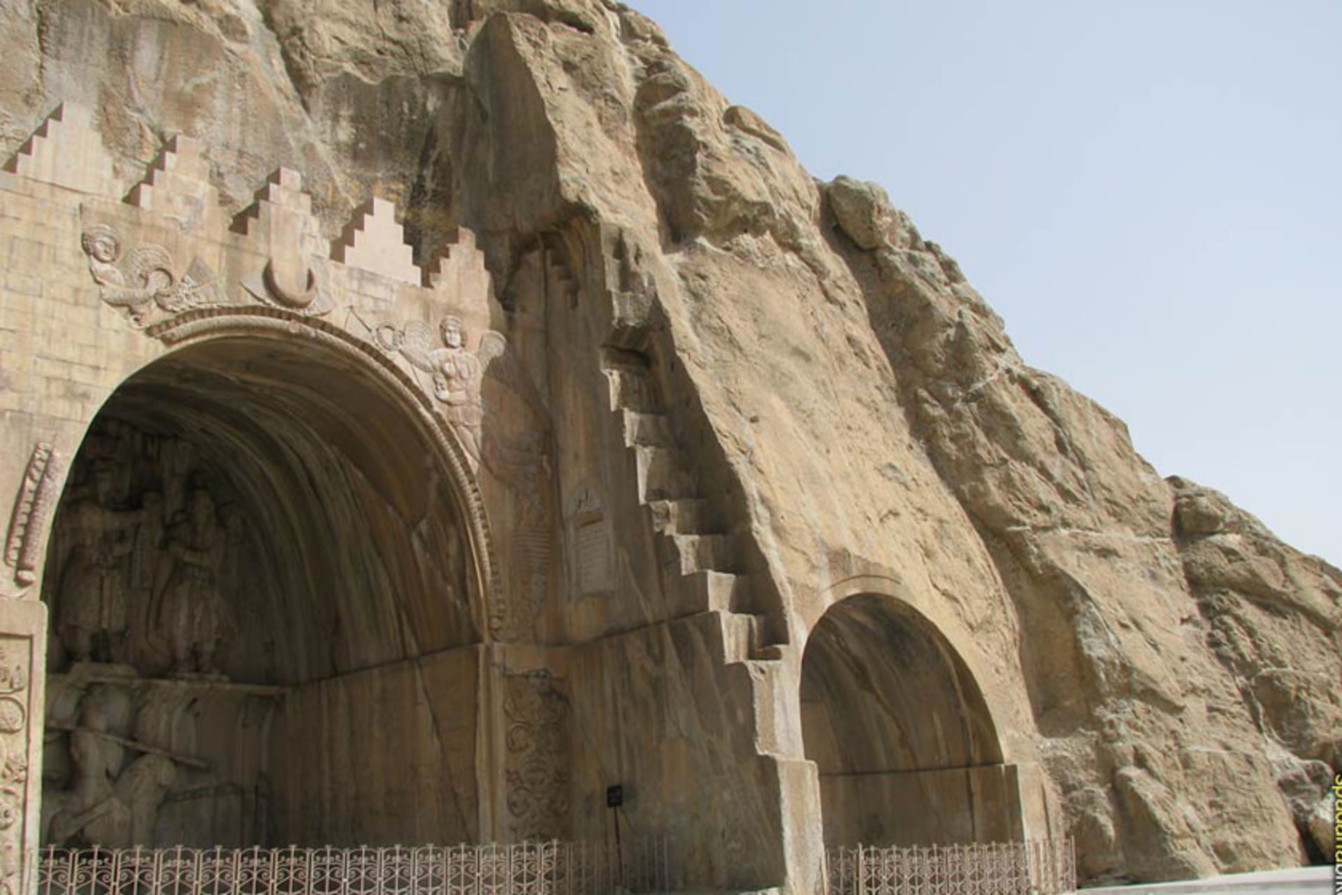 طاق بستان