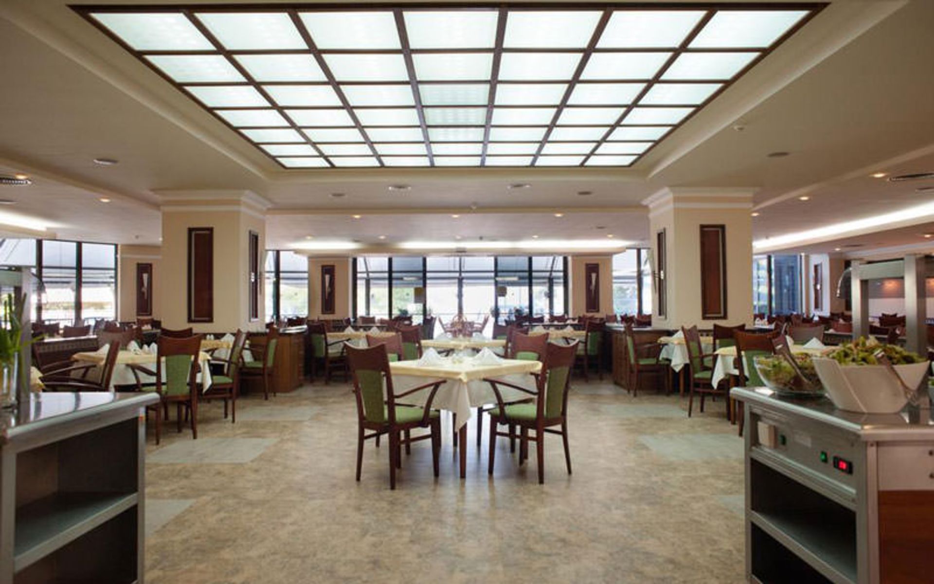 هتل لیلیا (Hotel Lilia)
