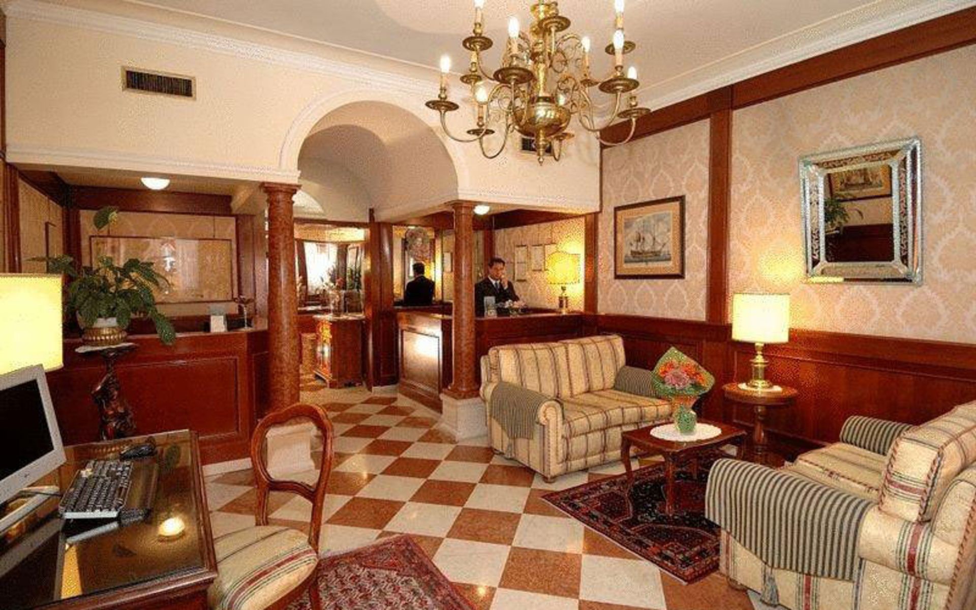 هتل فالیر (Hotel Falier)