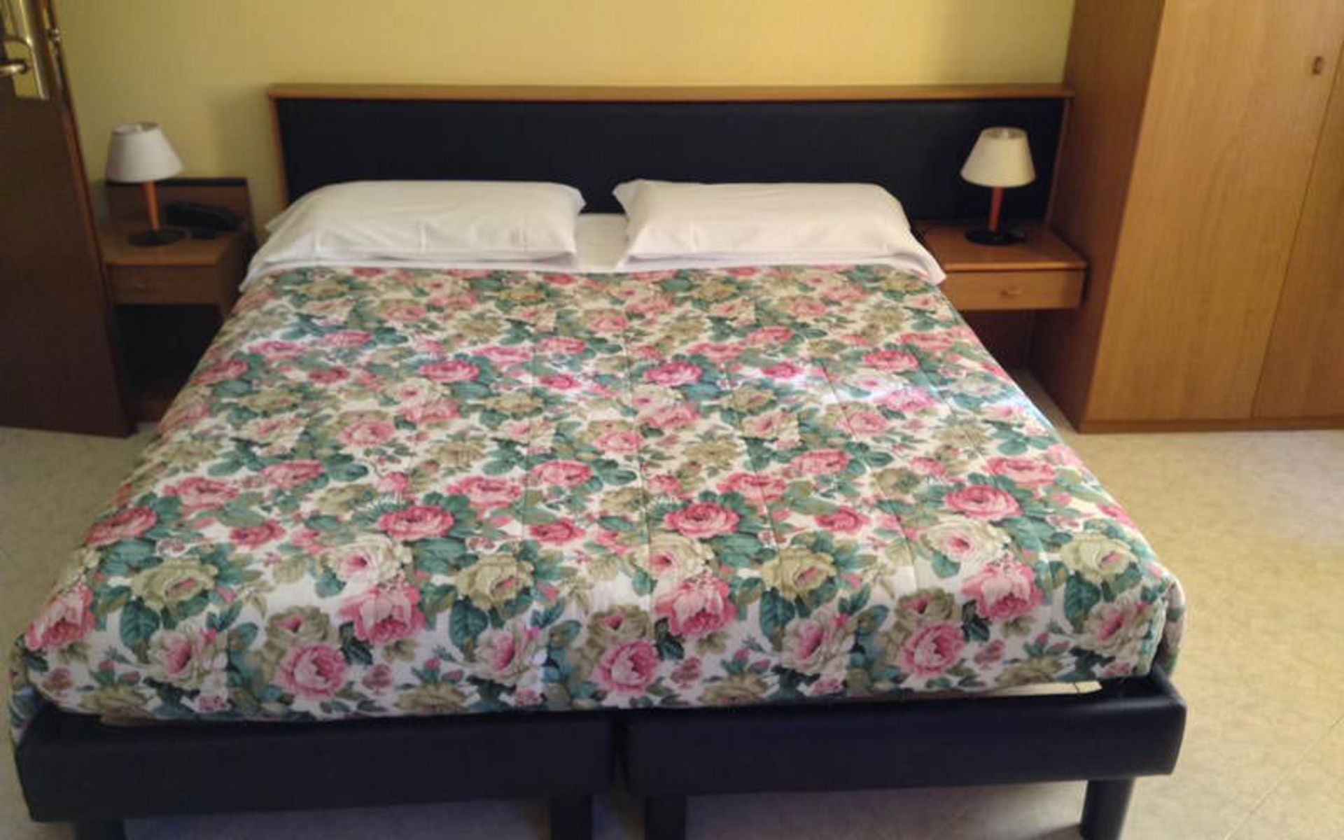 هتل مارتلو (Hotel Martello)