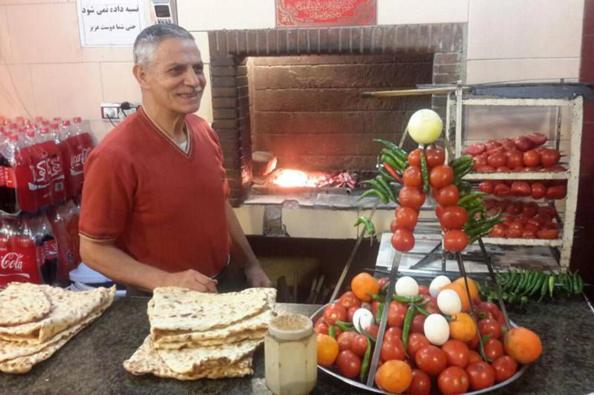کبابی عمو حسین بروجرد