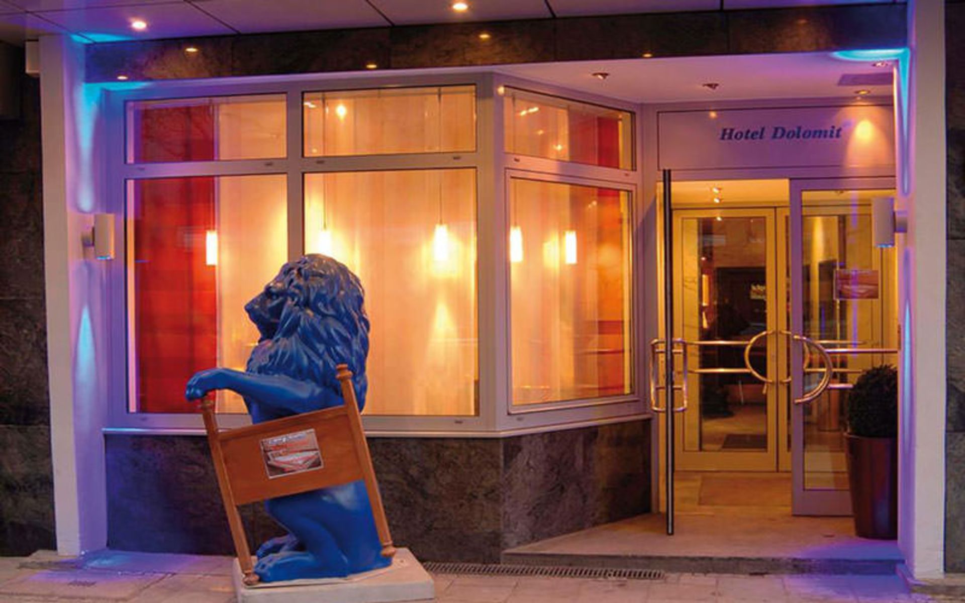 هتل دُلُمیت (Hotel Dolomit)