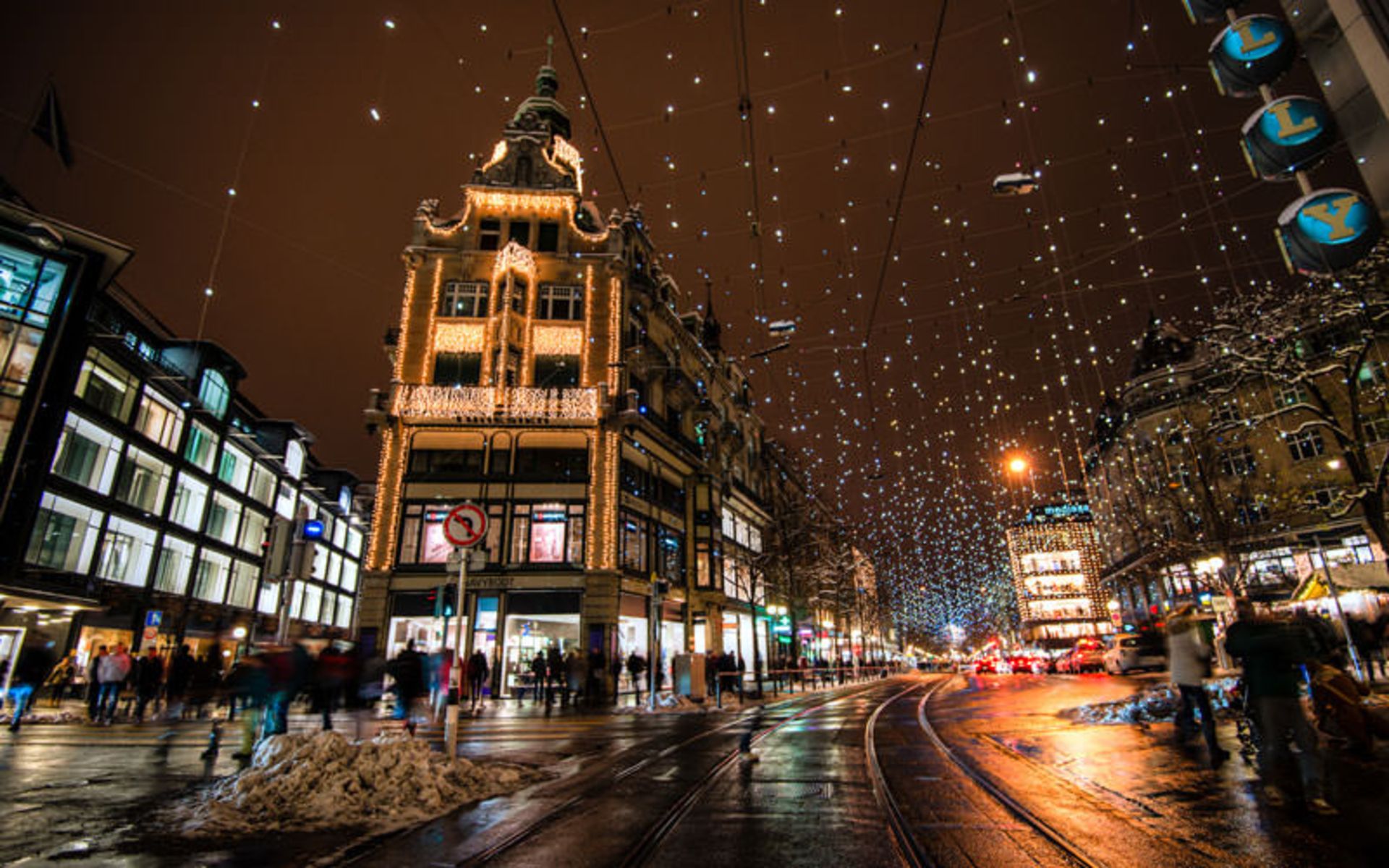 خیابان بانهوف (Bahnhofstrasse)