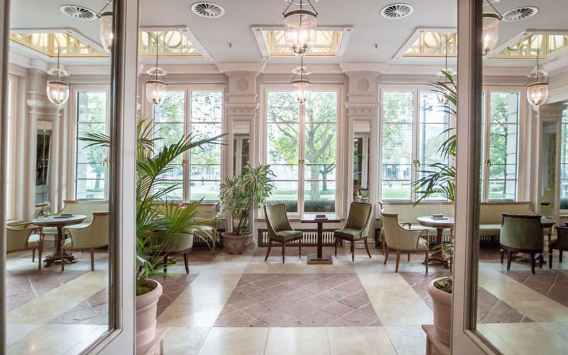 هتل گرند هسیسچر هوف (Grandhotel Hessischer Hof - Hotel Frankfurt)