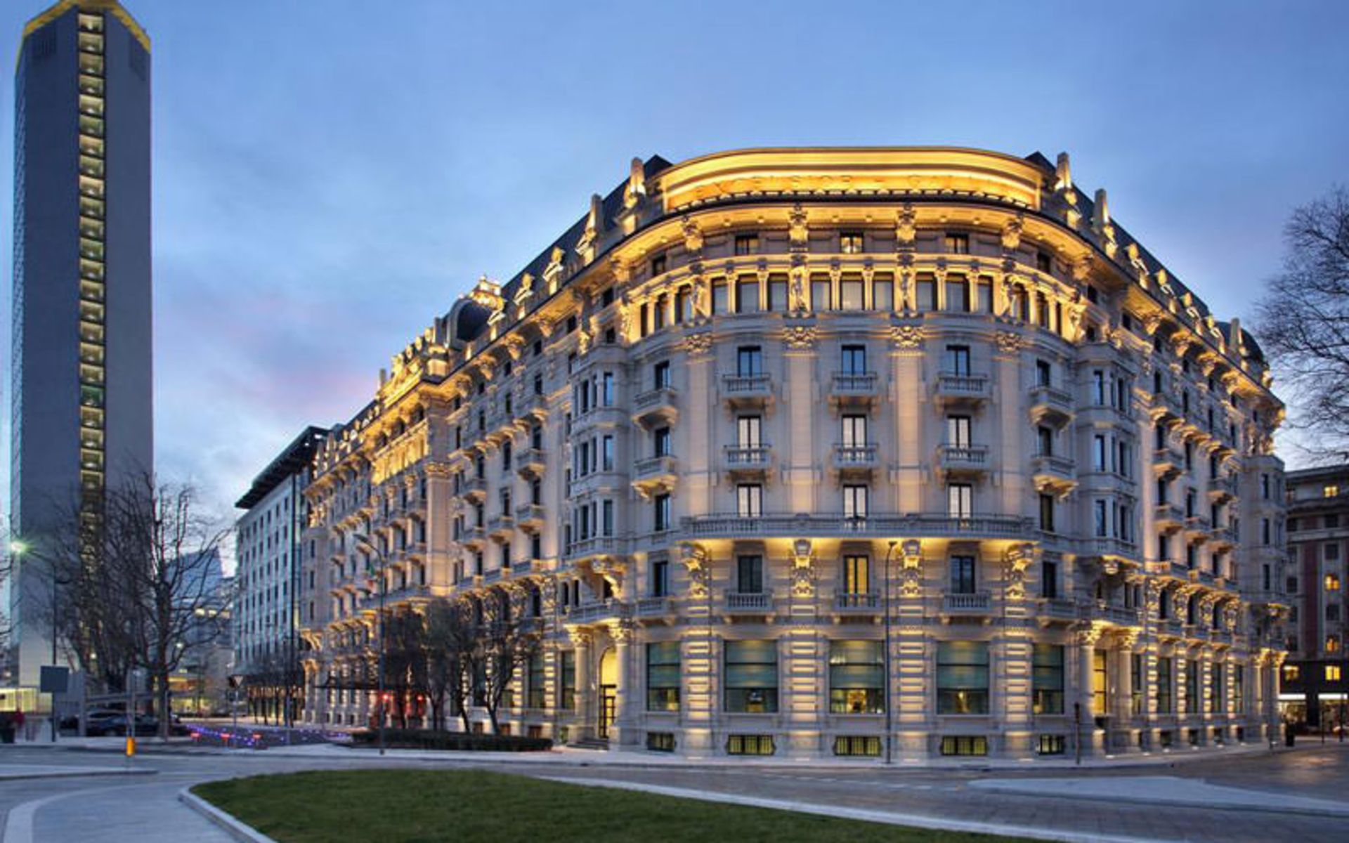 هتل اکسلسیور گالیا (Excelsior Hotel Gallia)