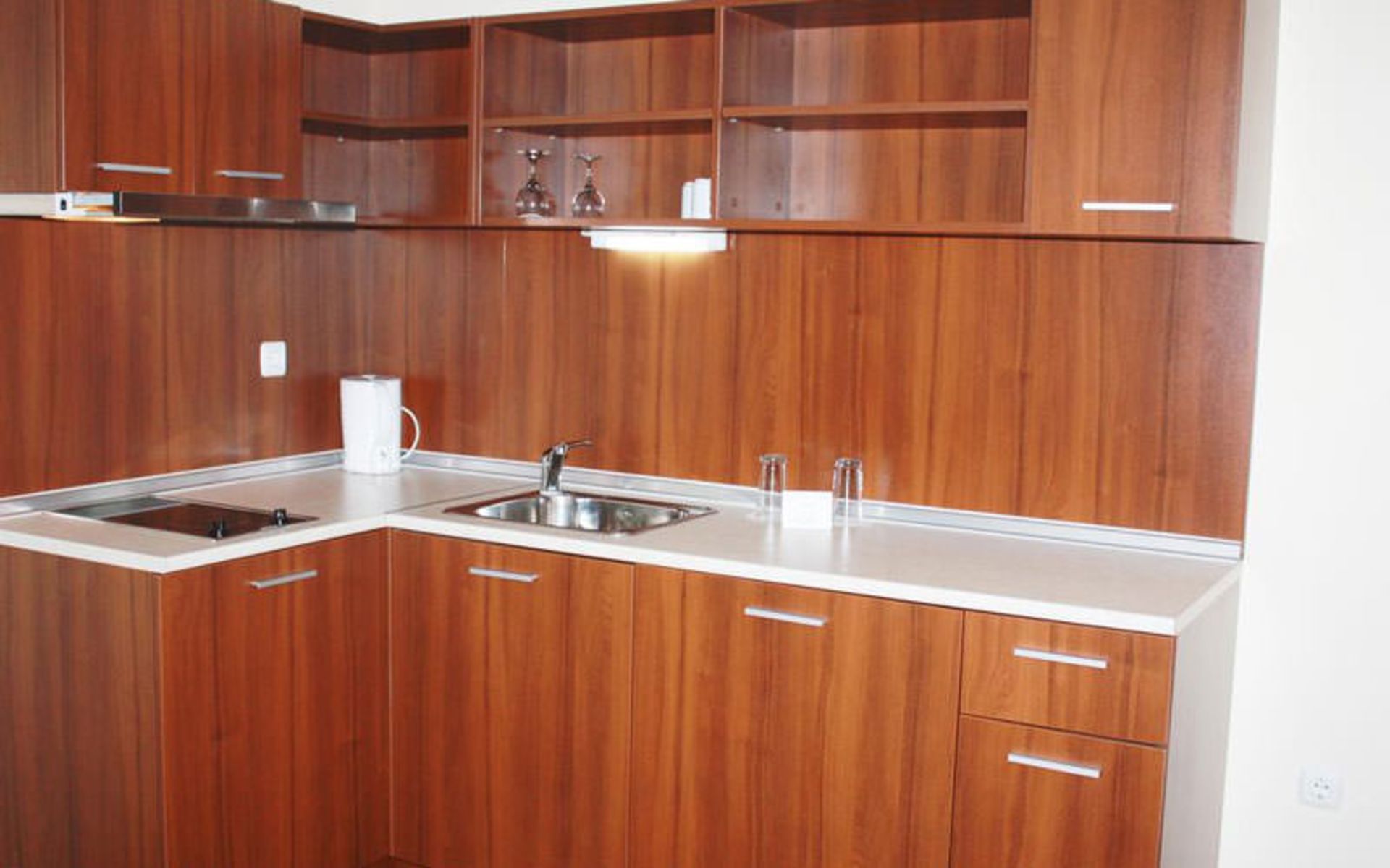 هتل سنترال (Hotel Central)
