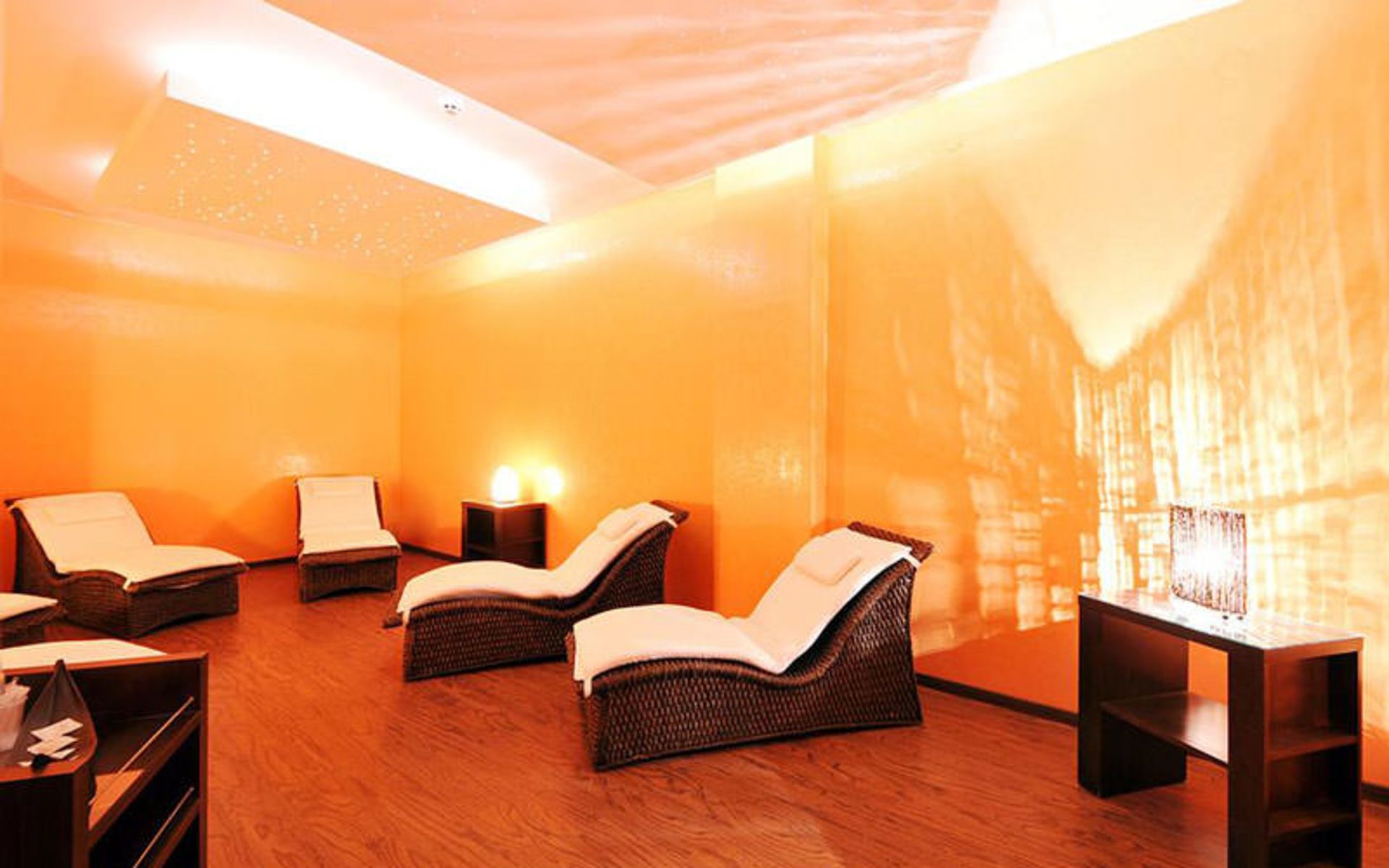 هتل هلیوس اسپا (Helios Spa Hotel)