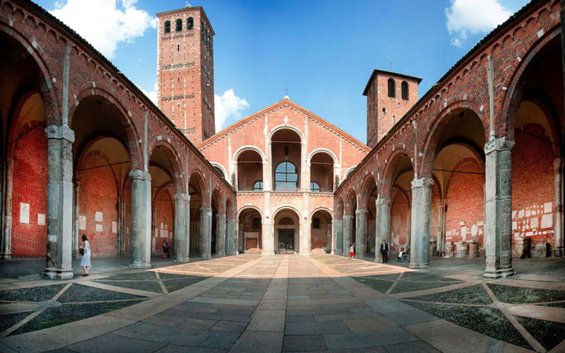 کلیسای آمبروز مقدس (Sant'Ambrogio)