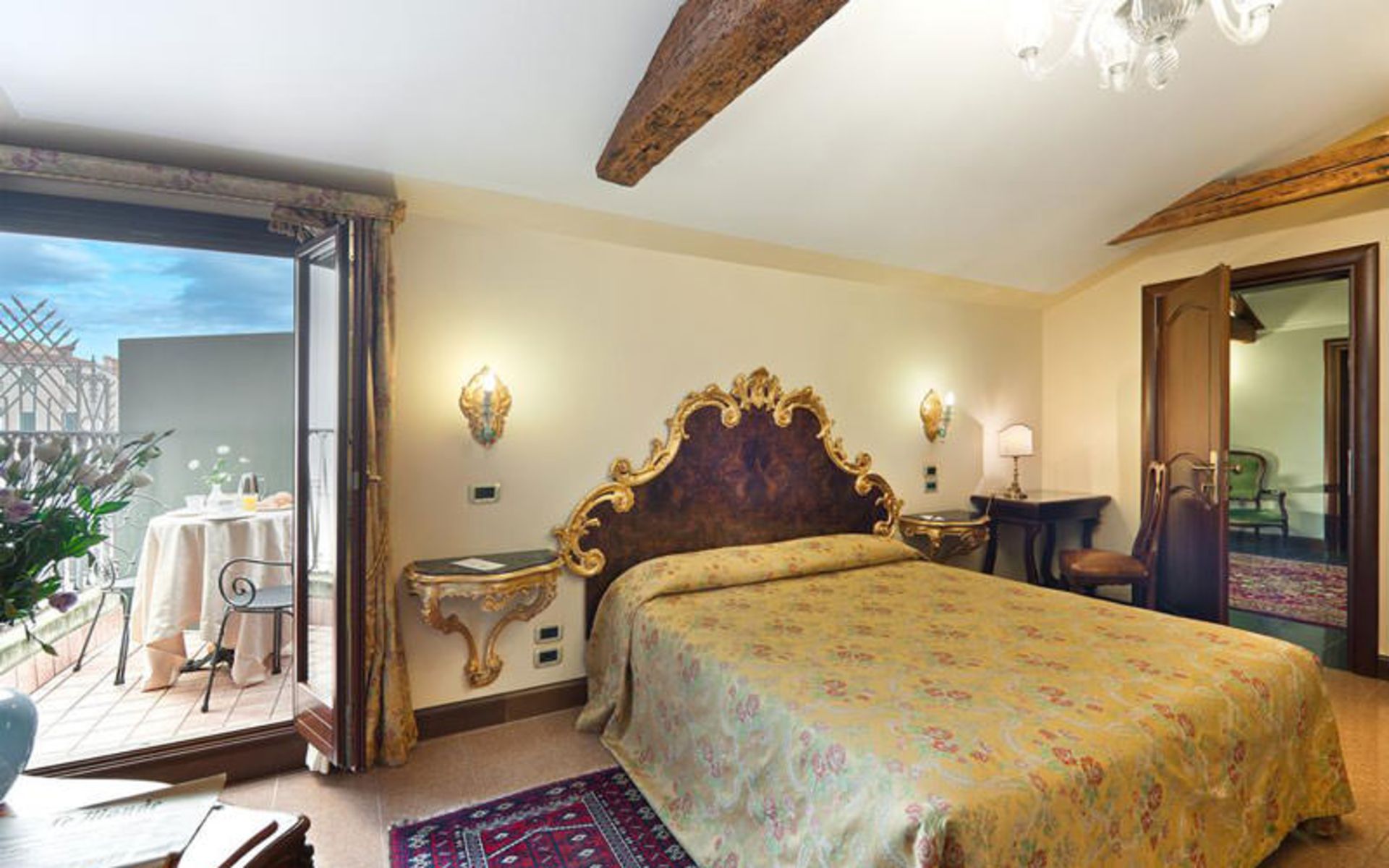 هتل رِسیدِنزا داِپُکا سَن کاسیانو (Residenza d'Epoca San Cassiano)
