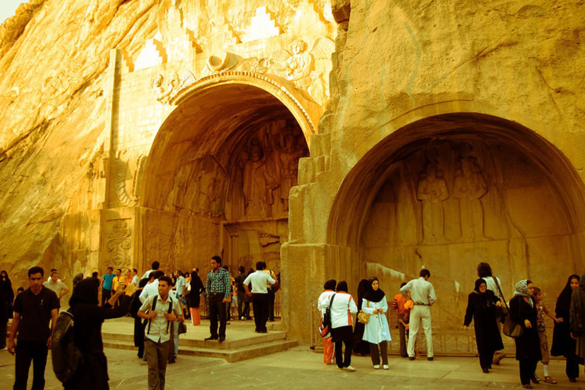 طاق بستان